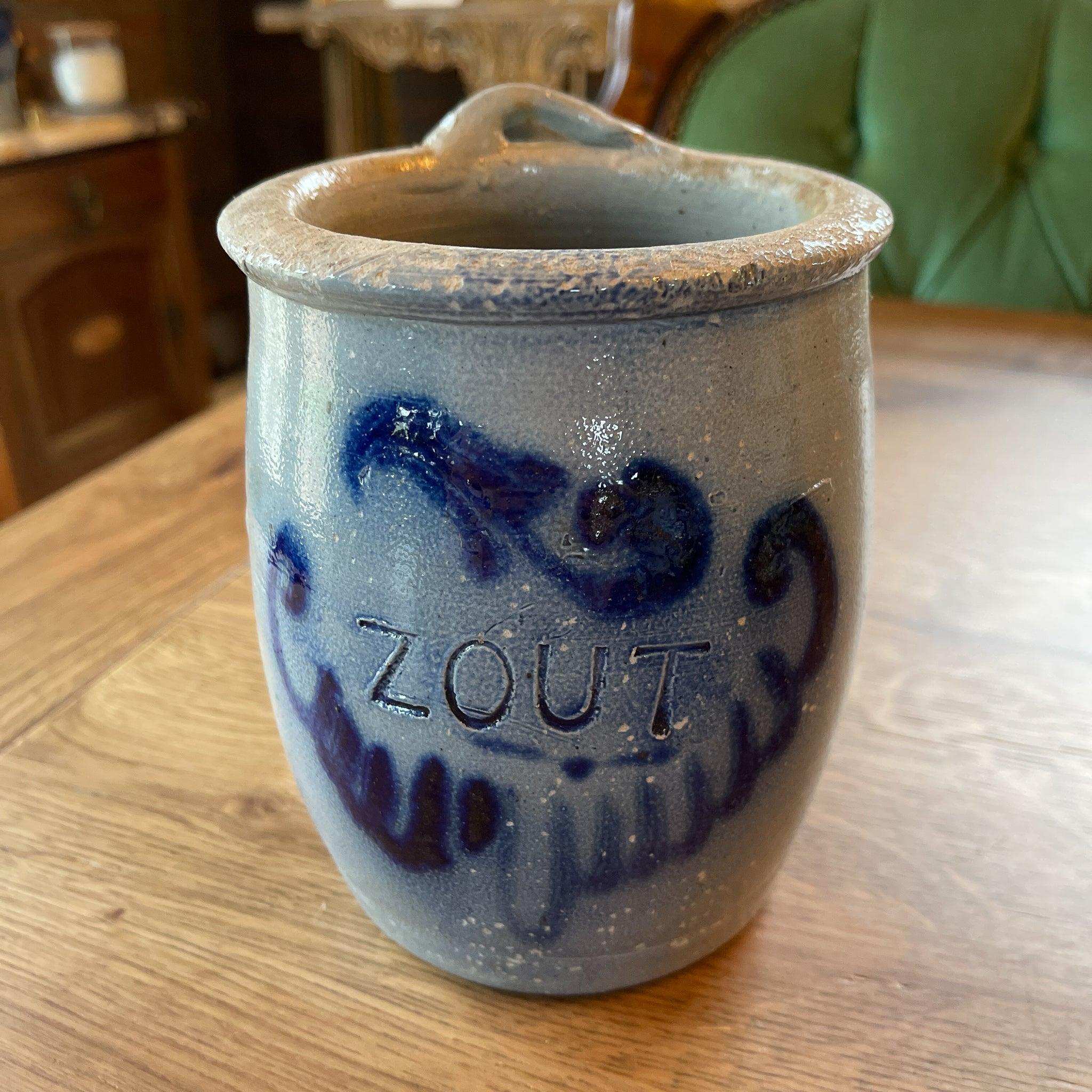 Keuls aardewerk zout pot - The Collectionist