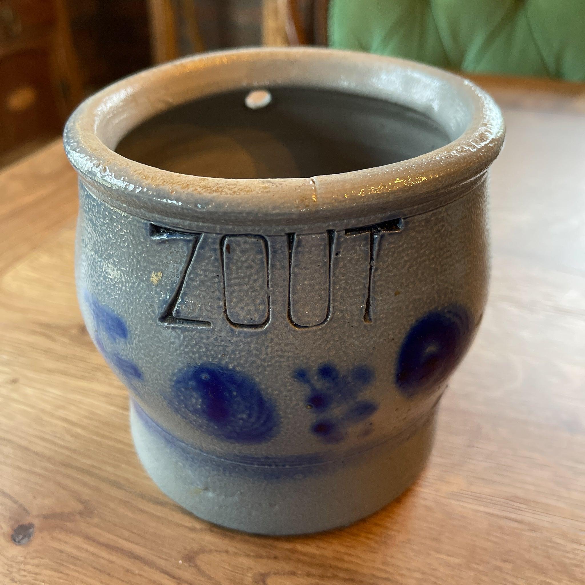 Keuls aardewerk zout pot - The Collectionist
