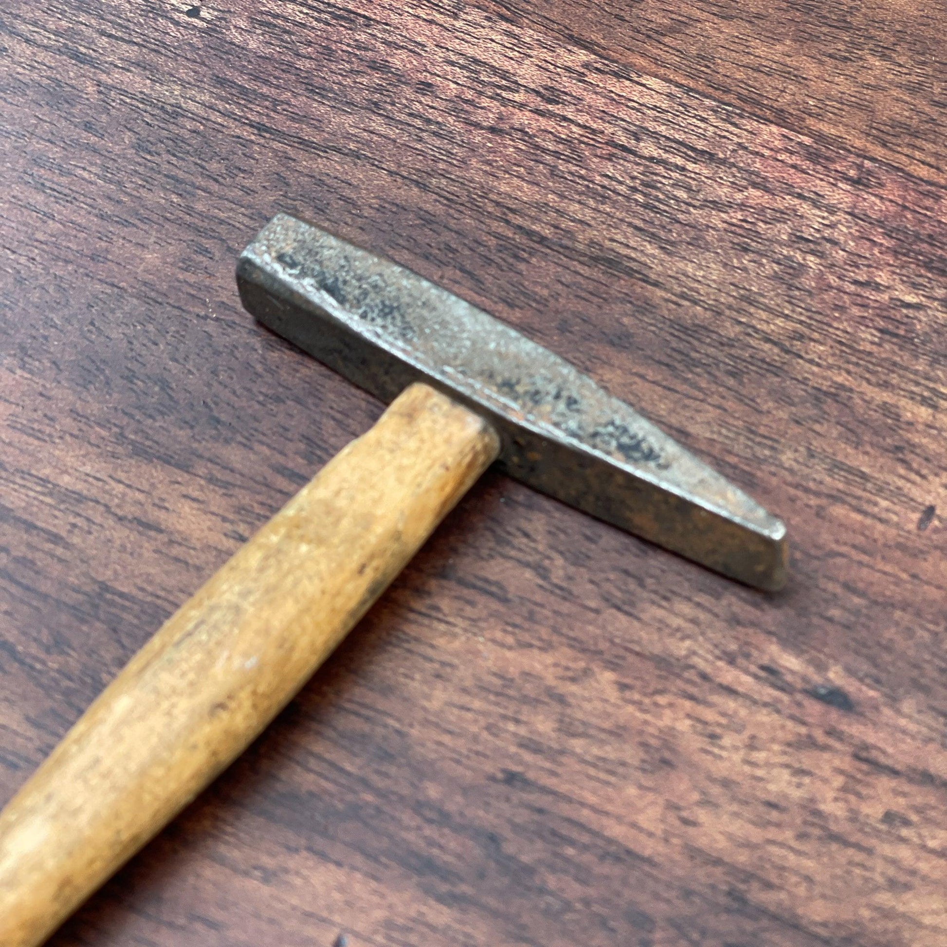 Klein hamertje - Bamestra Curiosa