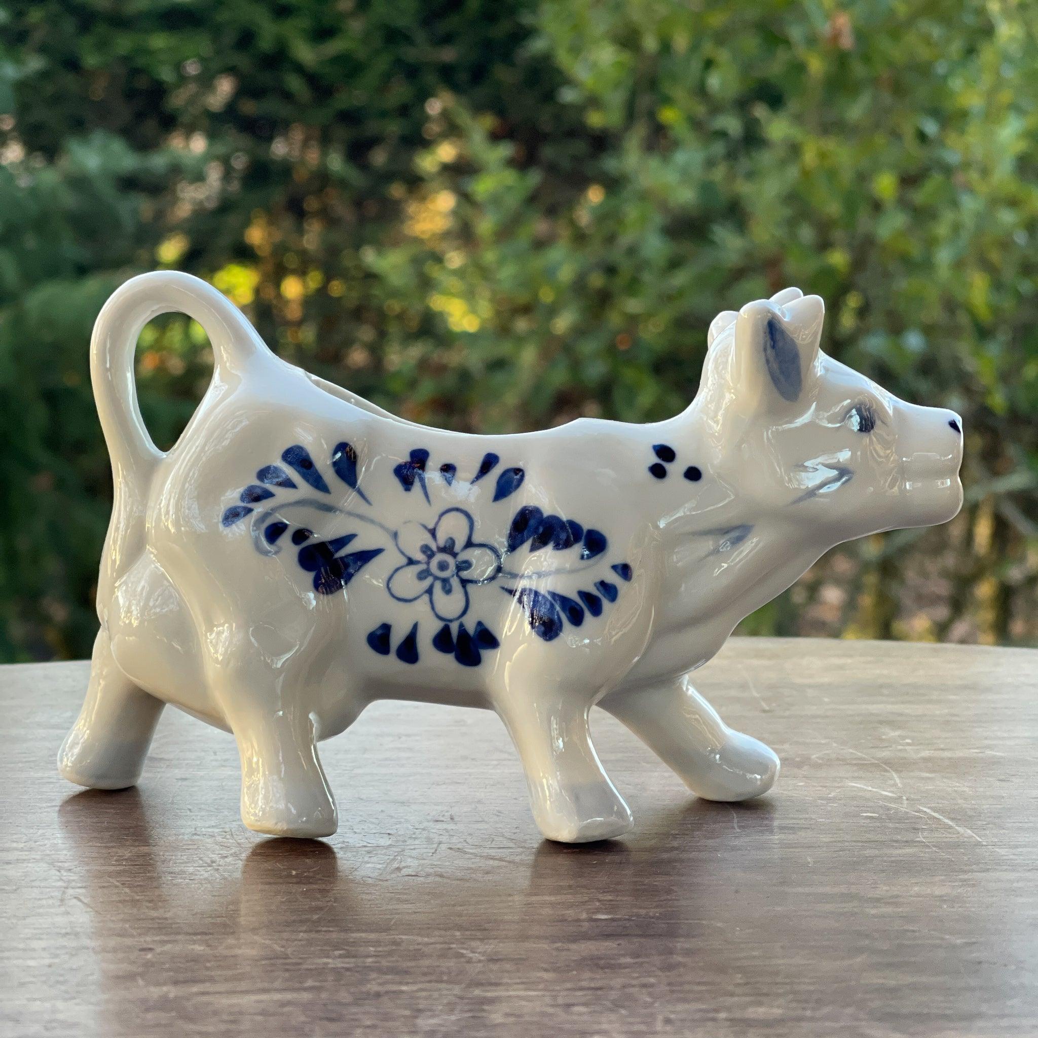 Koe melkkan, handbeschilderd Delfts Blauw - The Collectionist