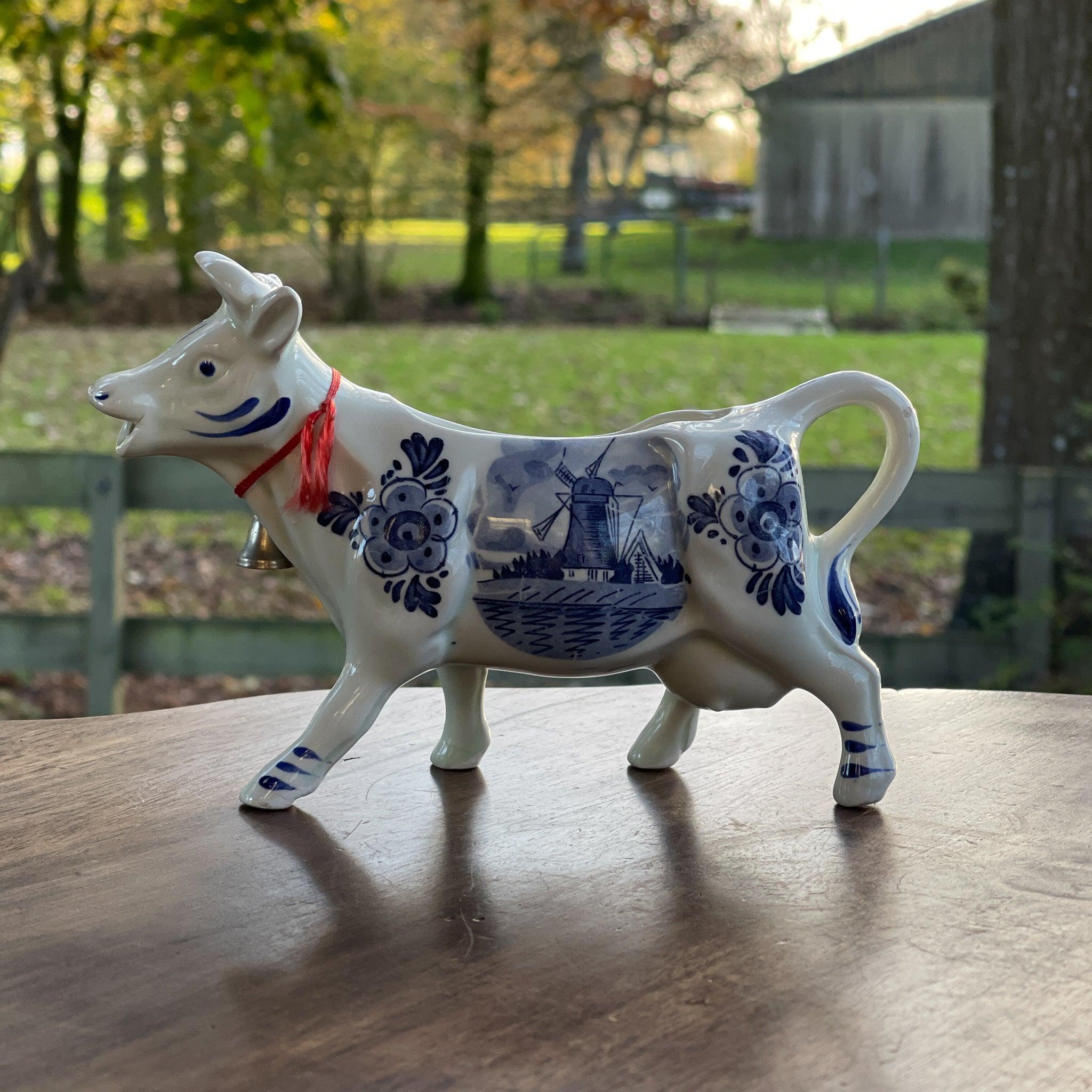 Koe melkkan in Delfts Blauw - The Collectionist