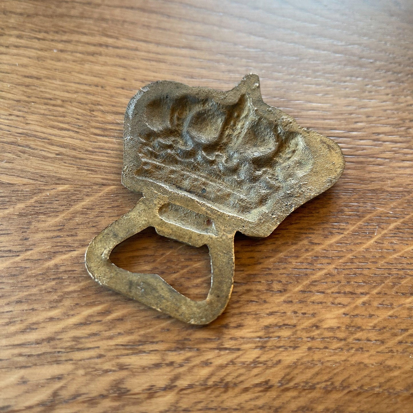 Koperen flesopener kroon - Bamestra Curiosa