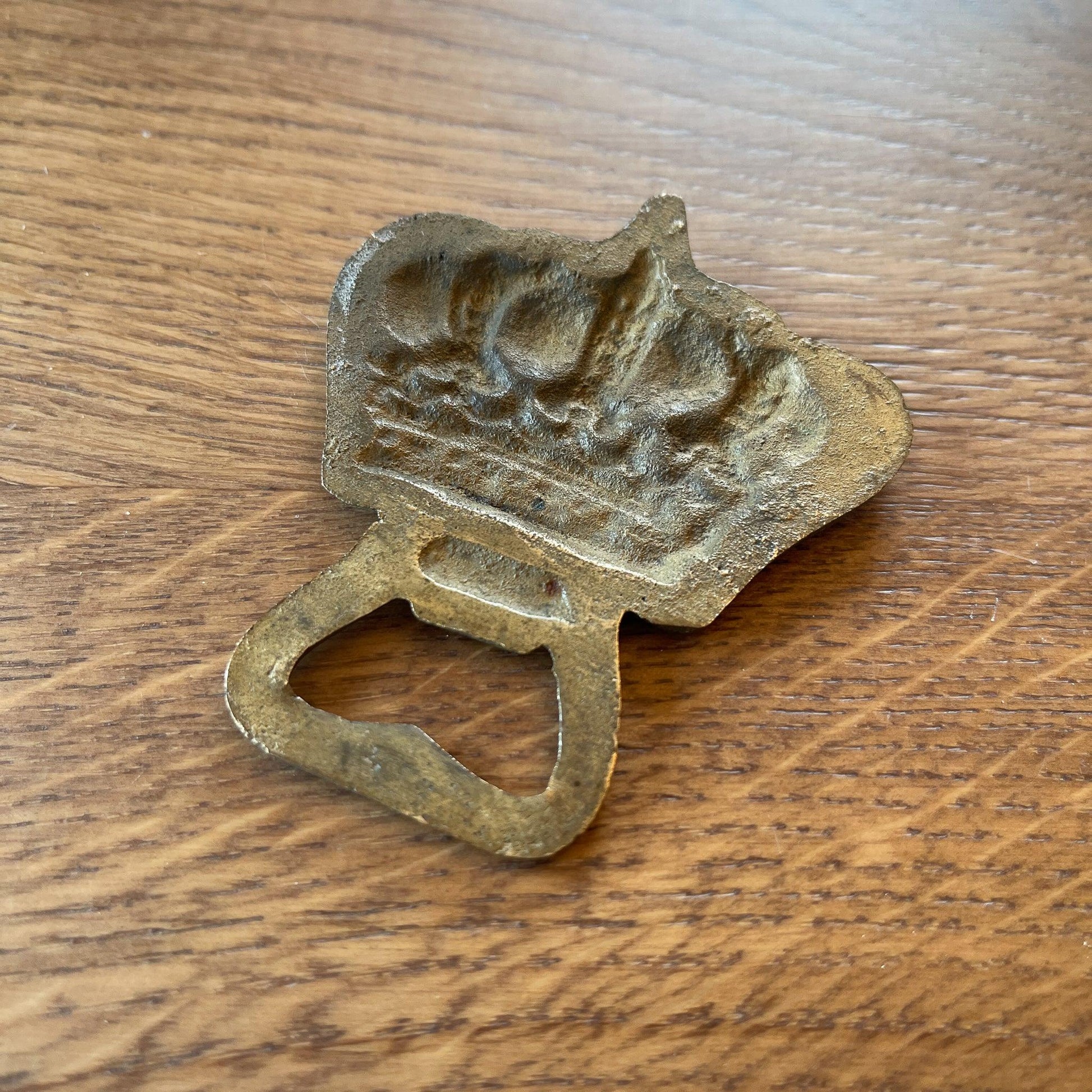 Koperen flesopener kroon - Bamestra Curiosa