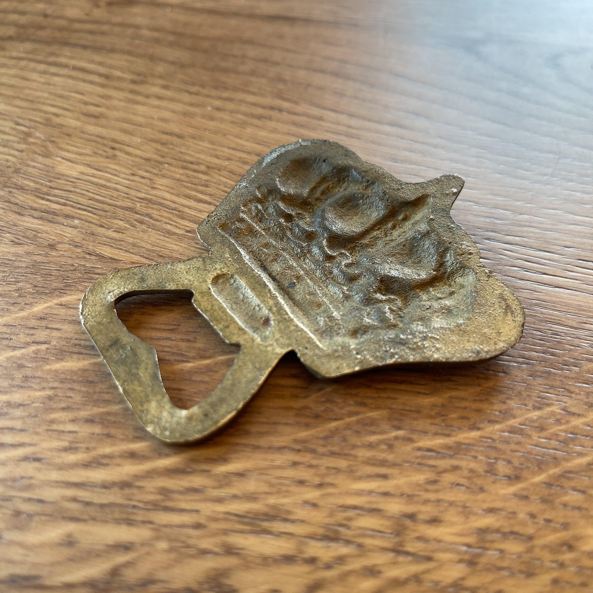 Koperen flesopener kroon - Bamestra Curiosa