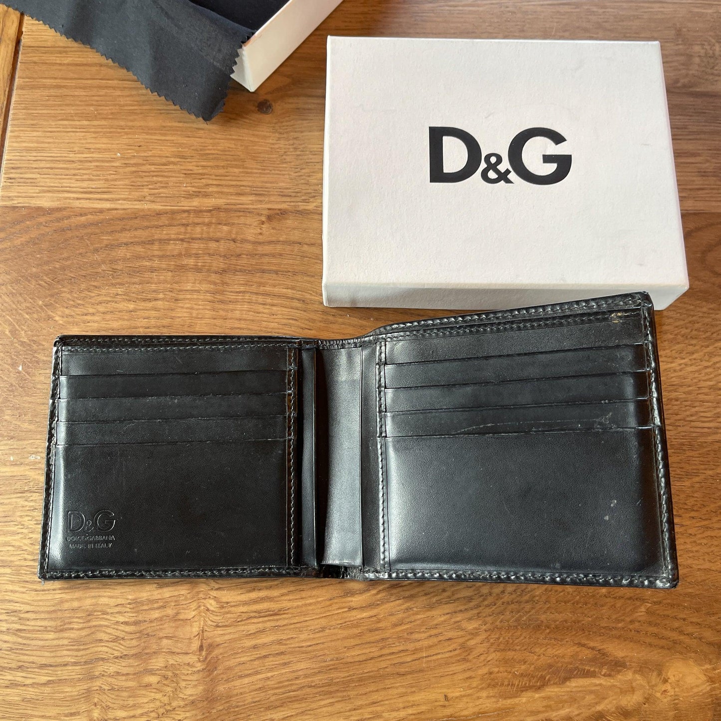 Lederen portemonnee van D&G - Bamestra Curiosa