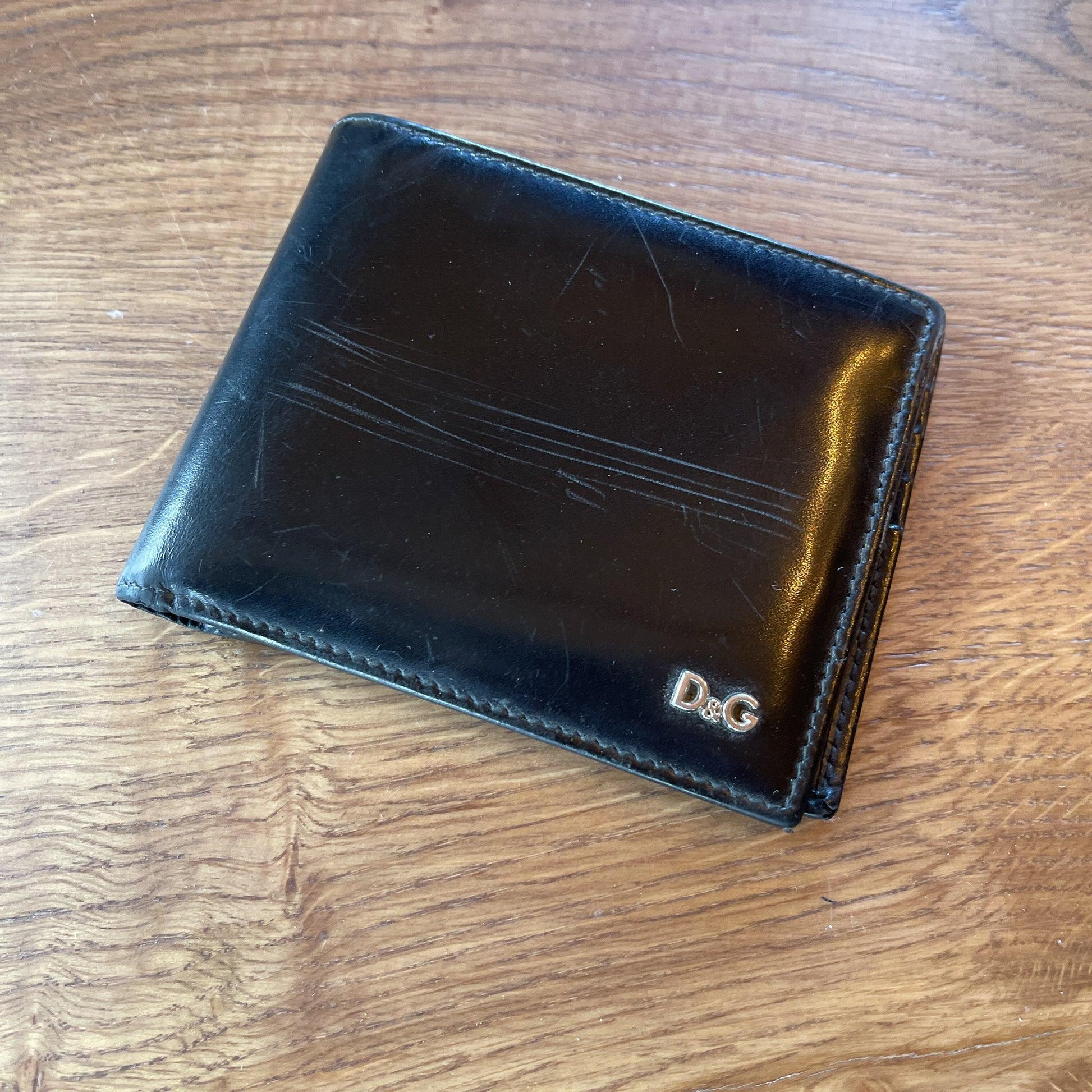 Lederen portemonnee van D&G - Bamestra Curiosa