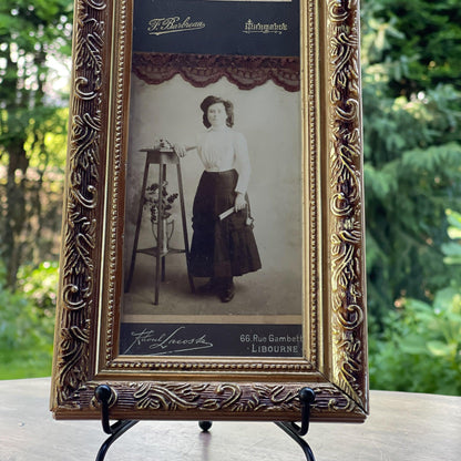 Lijstje met oude portretten met een verrassende achterzijde - Bamestra Curiosa