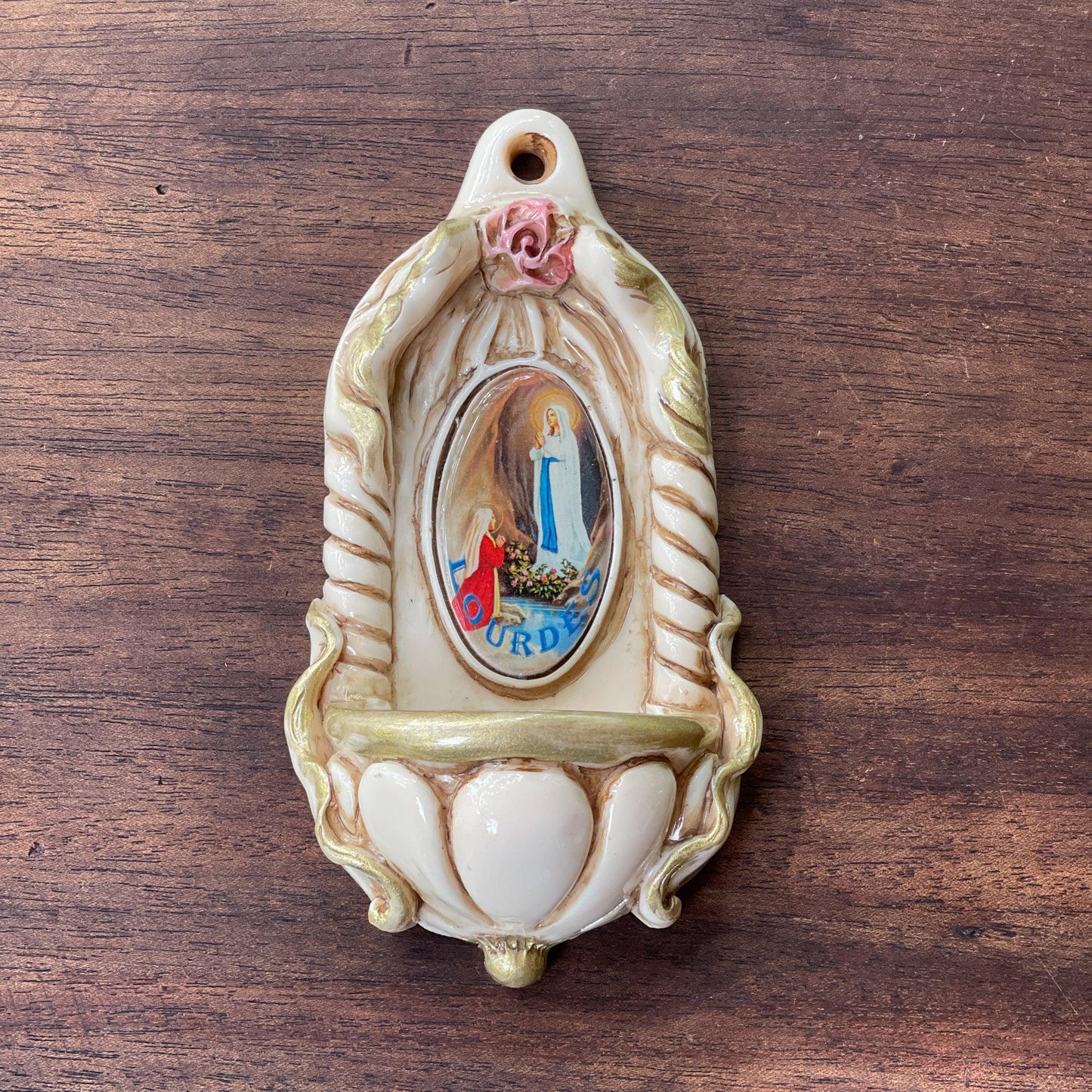 Lourdes wijwaterbakje - Bamestra Curiosa