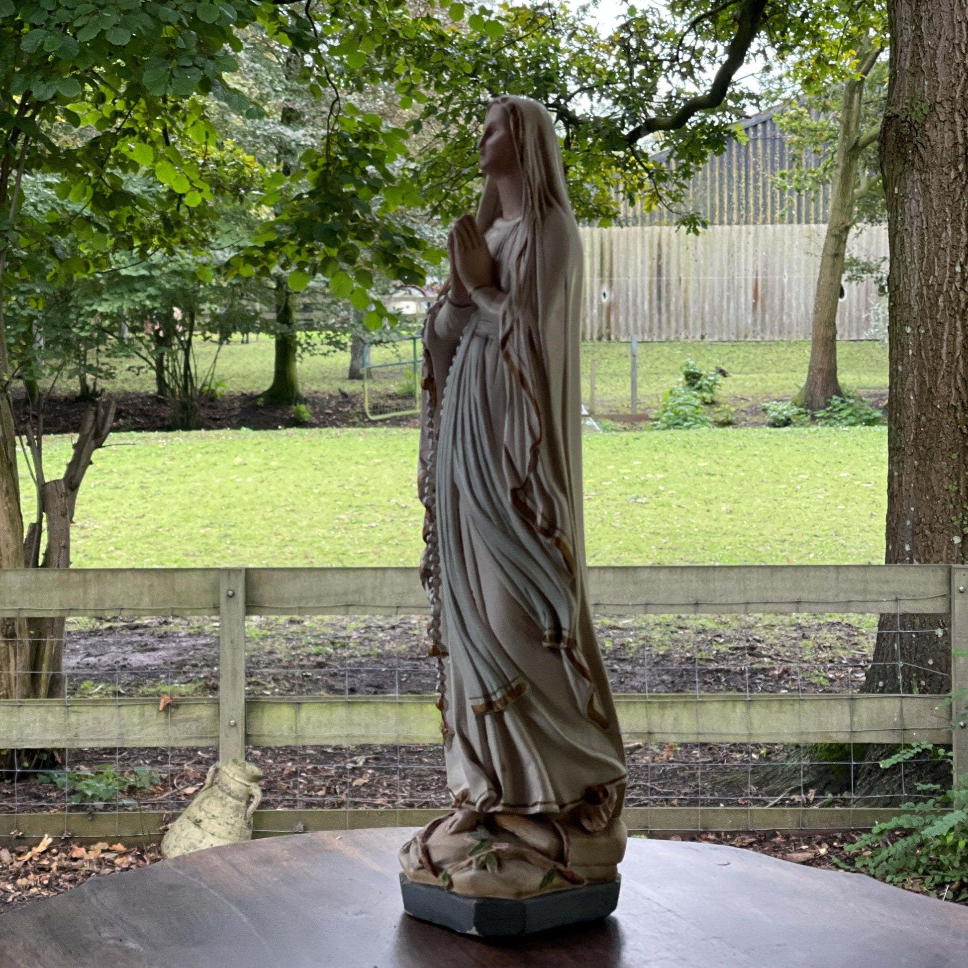 Maria beeld van porseleingips - Bamestra Curiosa