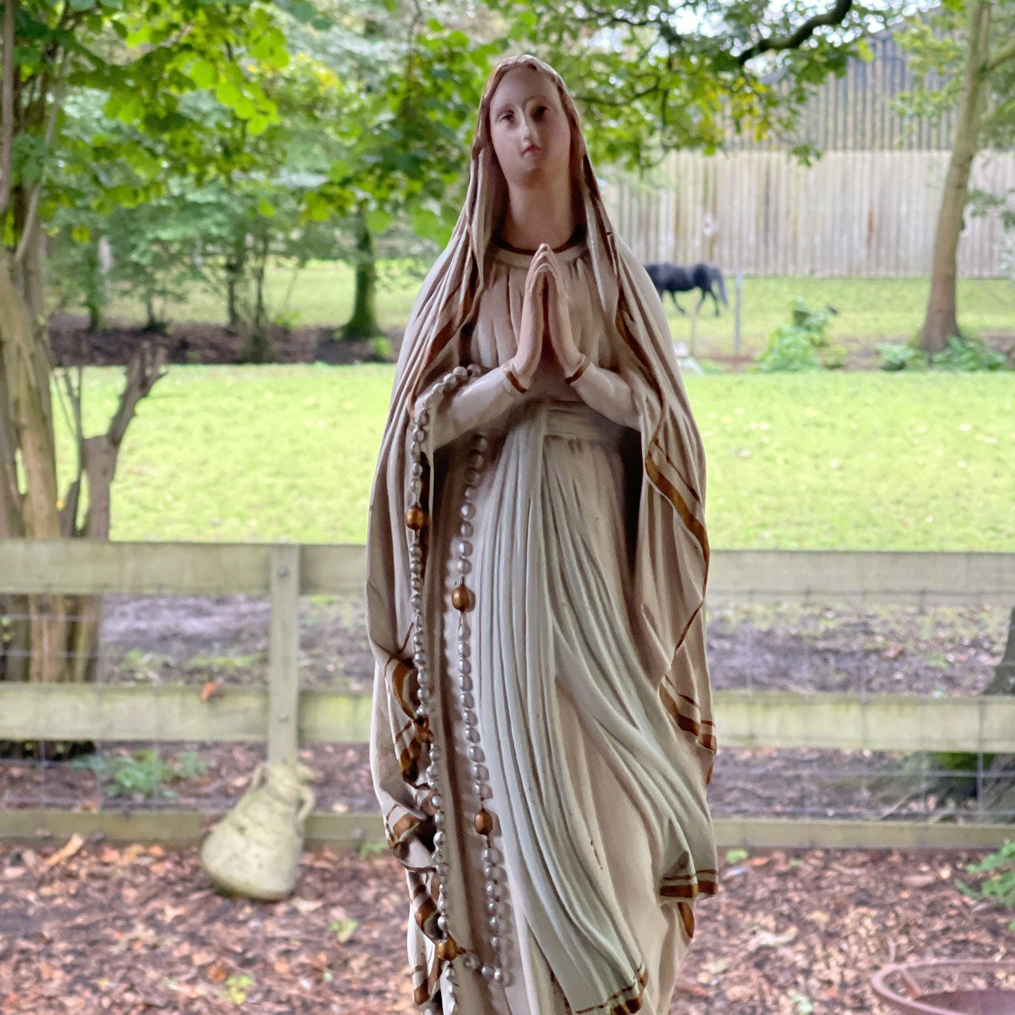 Maria beeld van porseleingips - Bamestra Curiosa