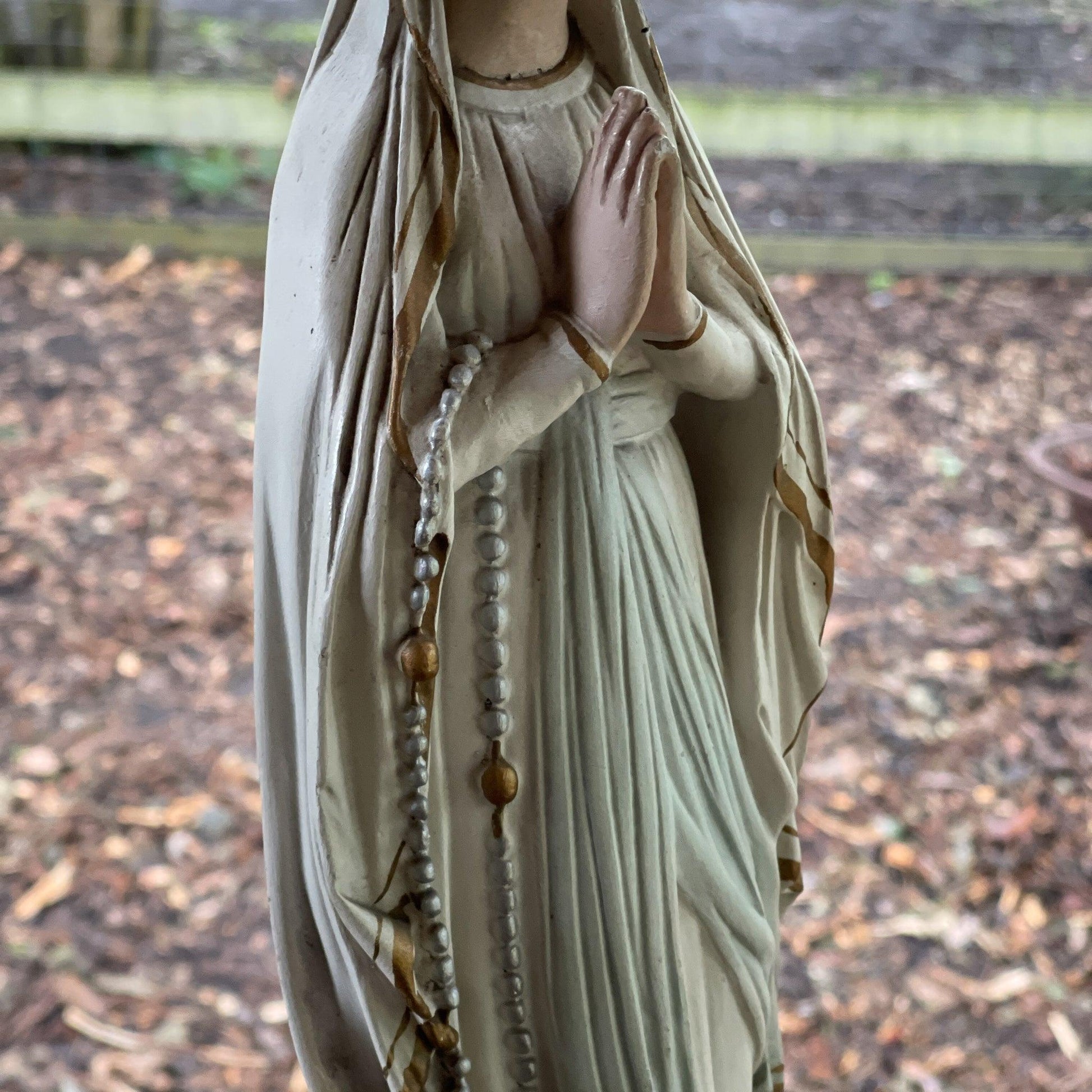 Maria beeld van porseleingips - Bamestra Curiosa