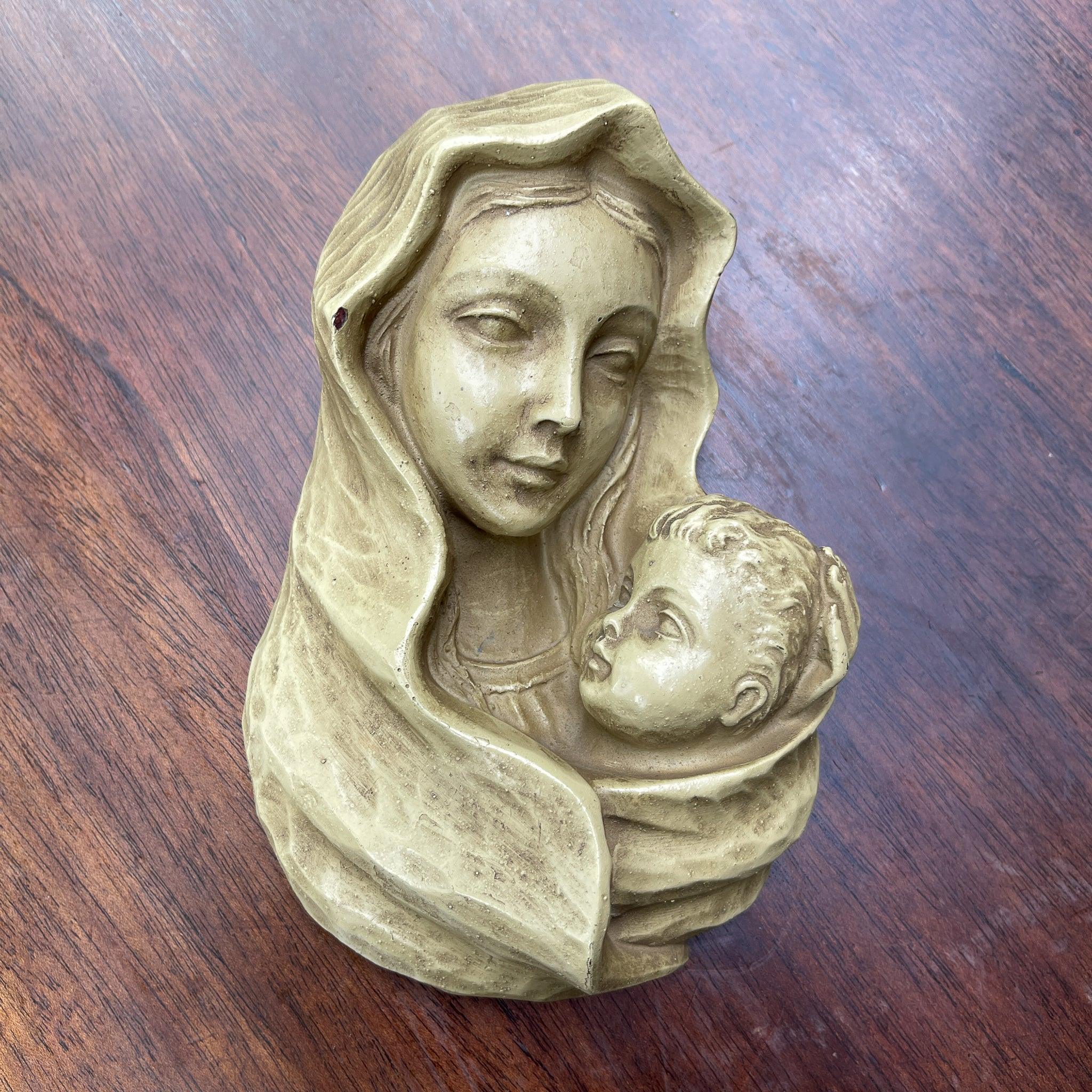 Maria en Jezus beeldje voor aan de muur - The Collectionist