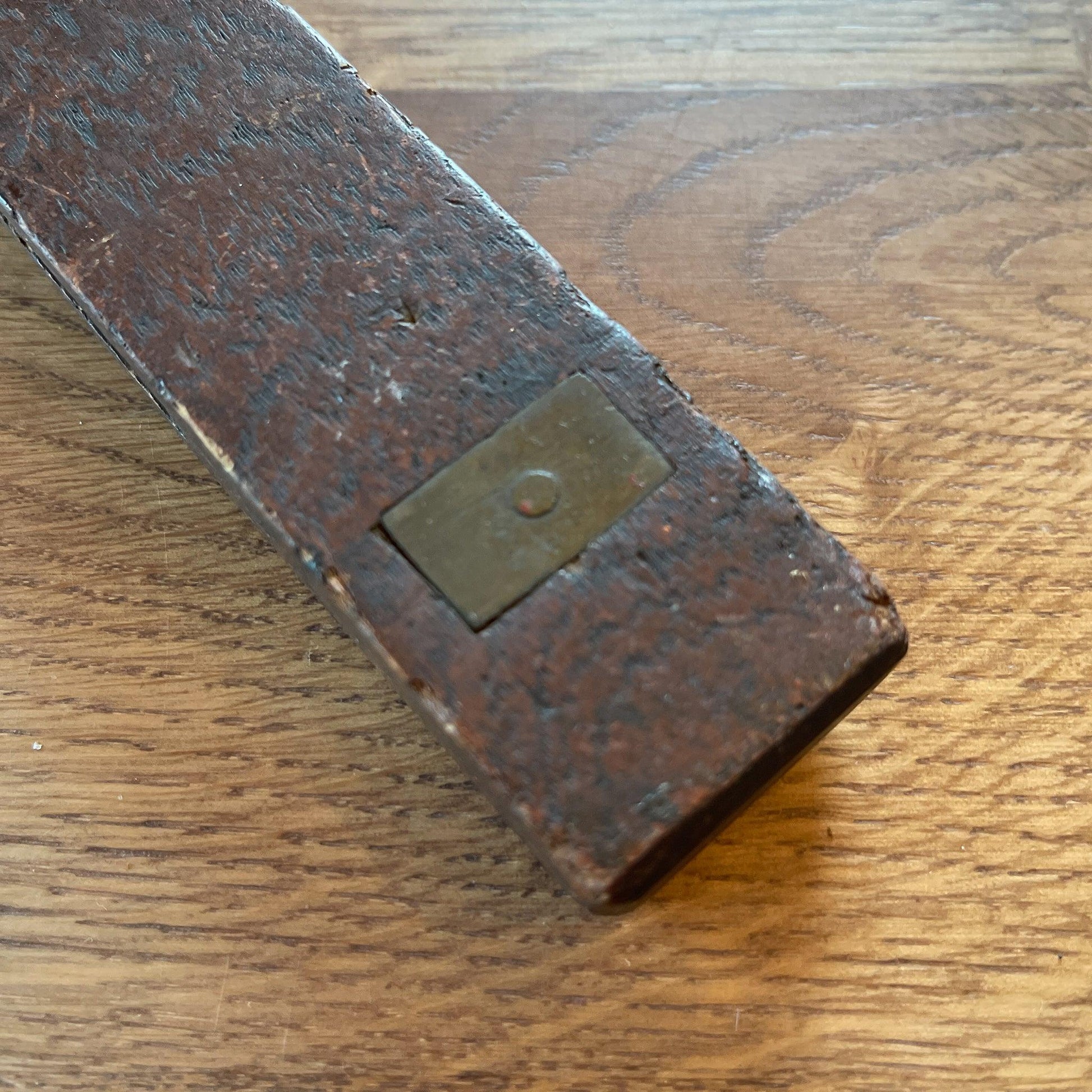 Massief houten zwaai haak - Bamestra Curiosa