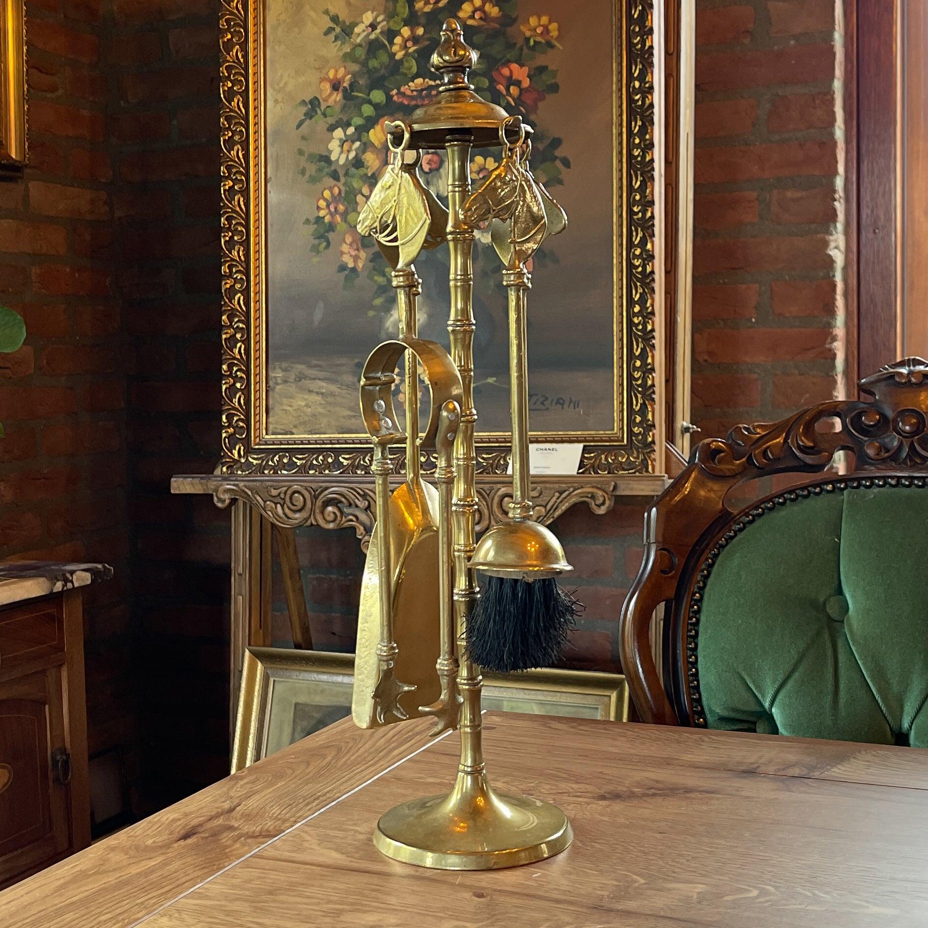 Messing haardstel met paardenhoofden - The Collectionist