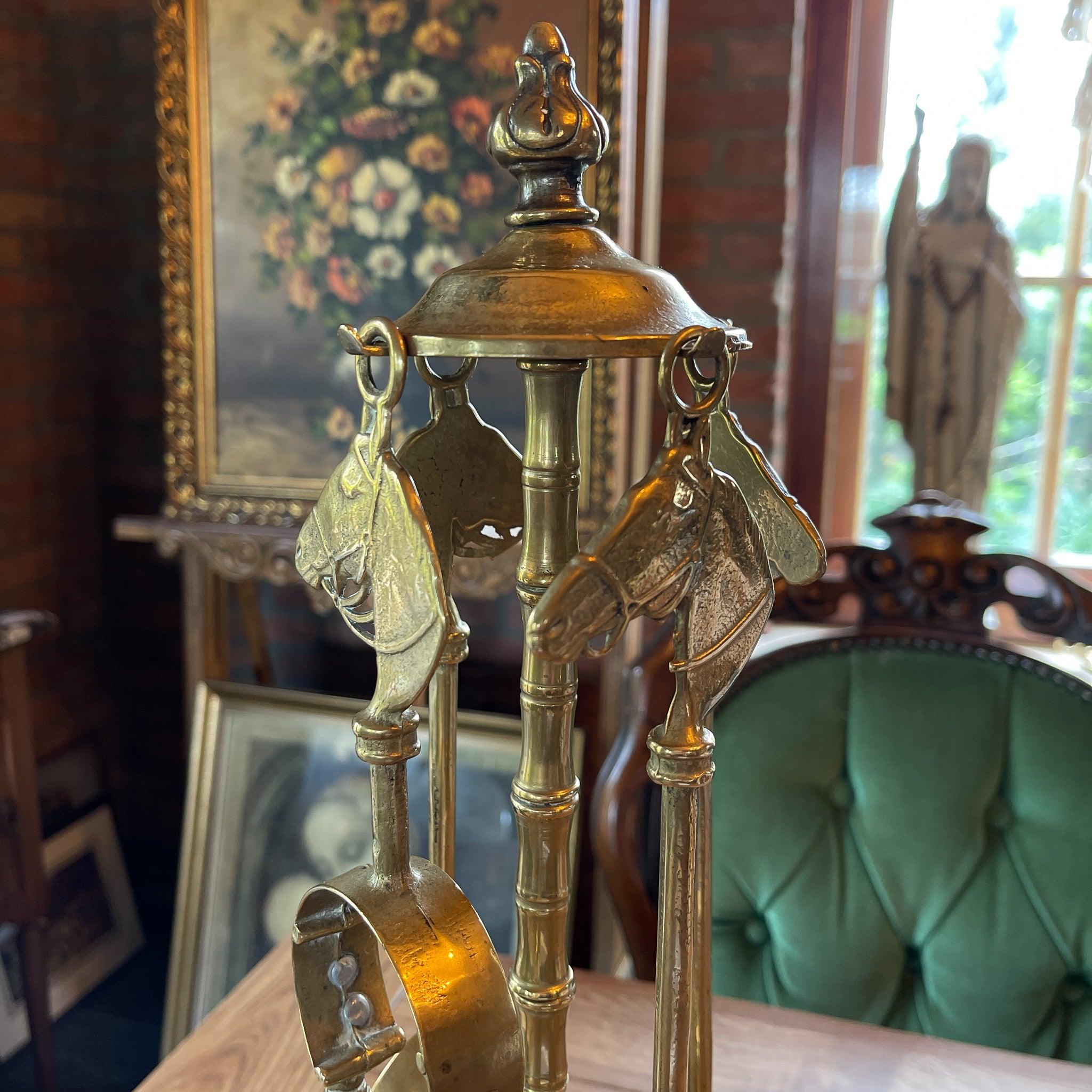 Messing haardstel met paardenhoofden - The Collectionist