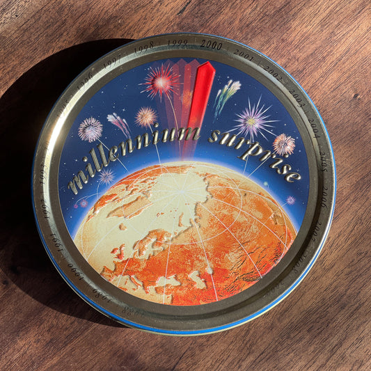 Millennium Surprise Scandinavisch Koekblik - The Collectionist