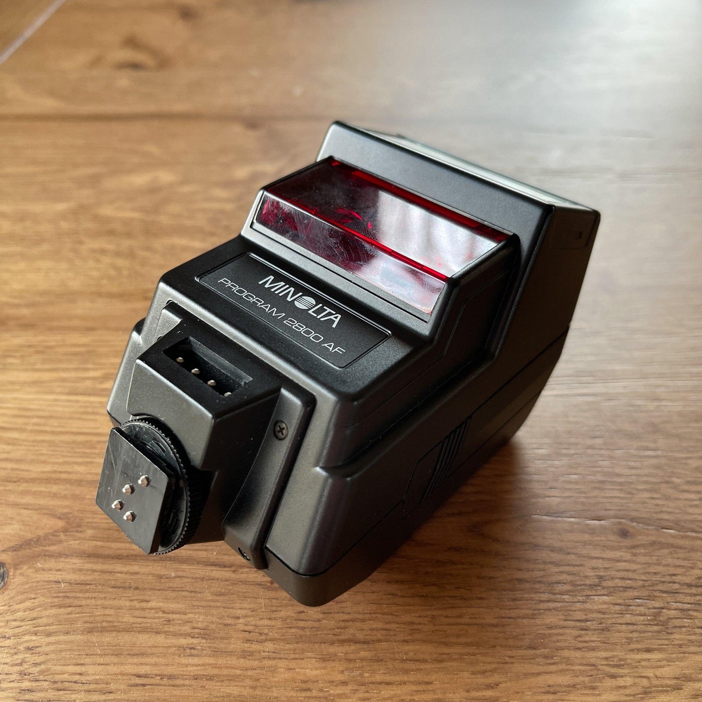 Minolta Program 2800 AF flitser - Bamestra Curiosa