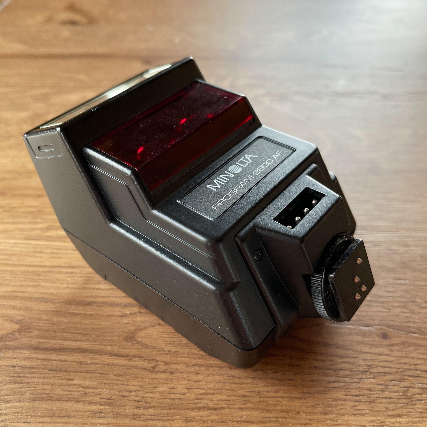 Minolta Program 2800 AF flitser - Bamestra Curiosa