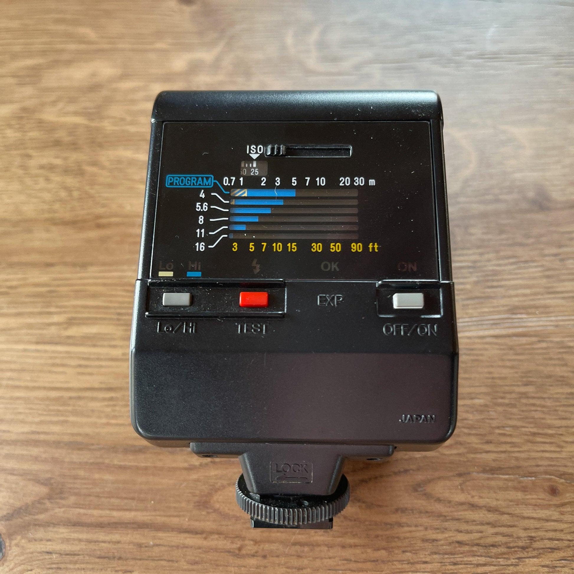 Minolta Program 2800 AF flitser - Bamestra Curiosa