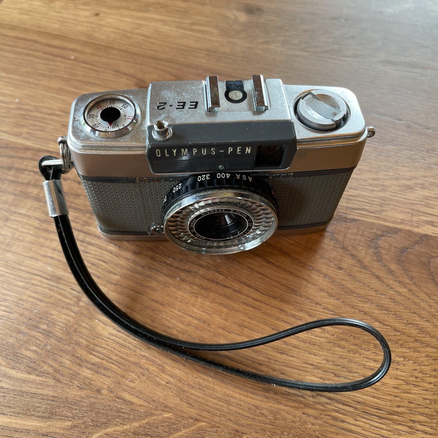 Olympus Pen EE-2 camera - Bamestra Curiosa