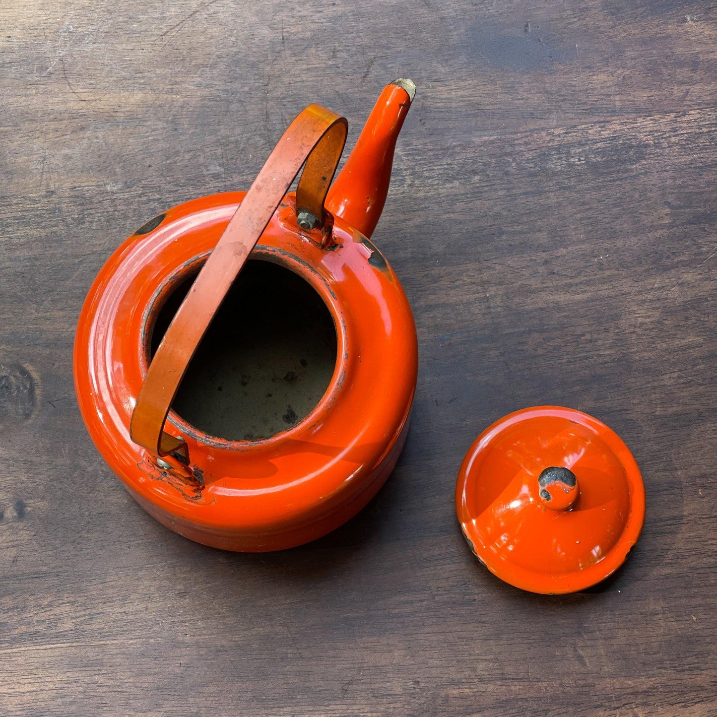 Oranje emaille theepot / koffiepot - Bamestra Curiosa