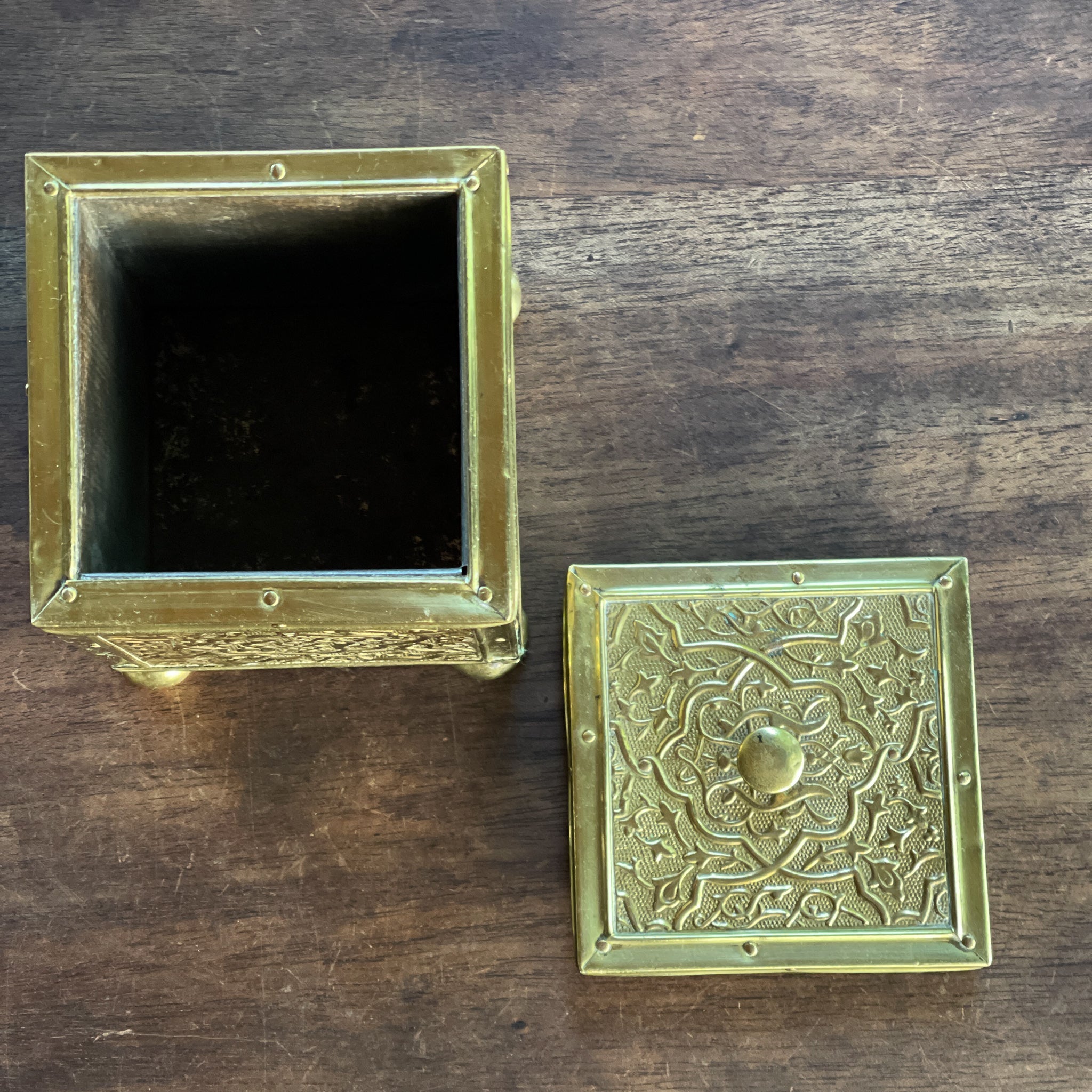 Perzische Geelkoperen Theebus - 20e Eeuw - The Collectionist