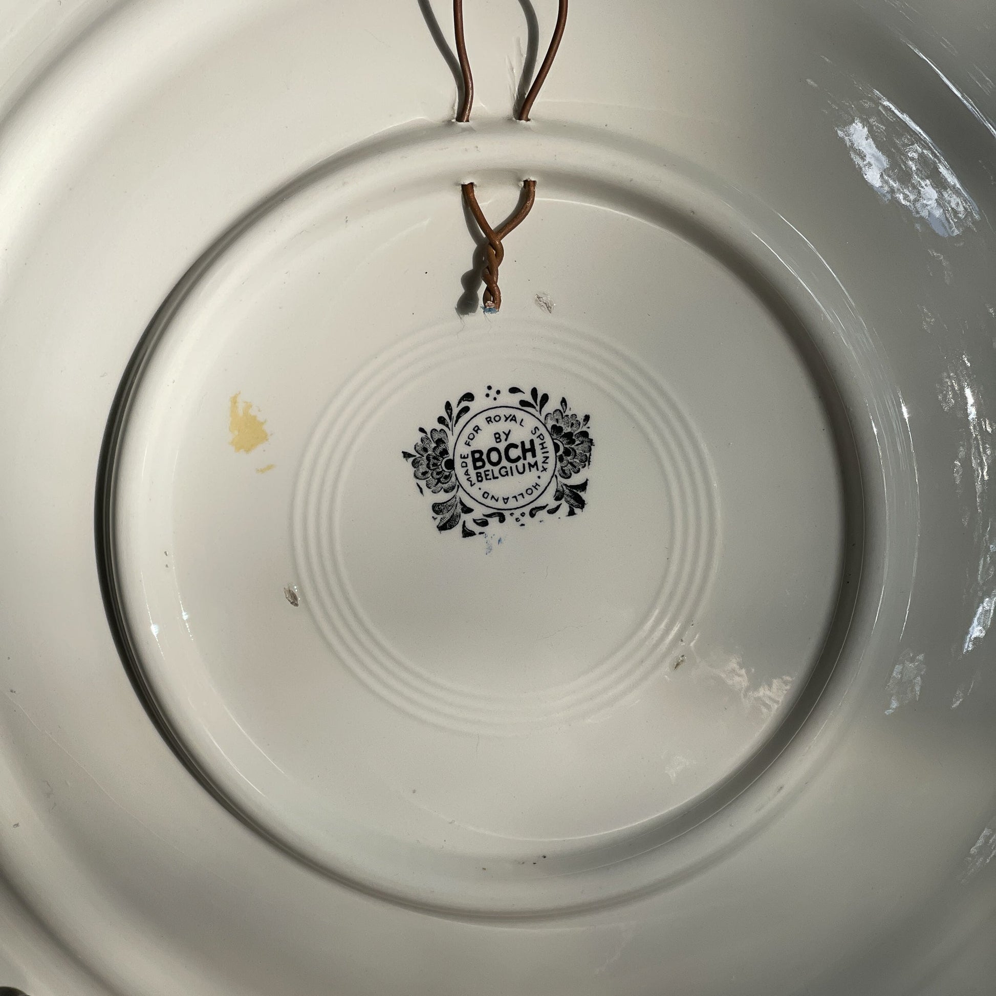 Polychroom Wandbord Royal Sphinx (Boch Belgium) - The Collectionist