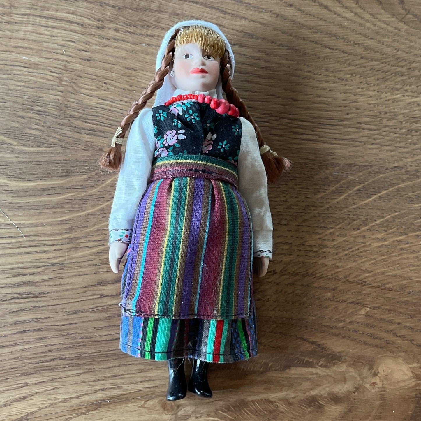 Poppetje in klederdracht - The Collectionist