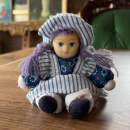 Poppetje met hoofdje van steen - The Collectionist