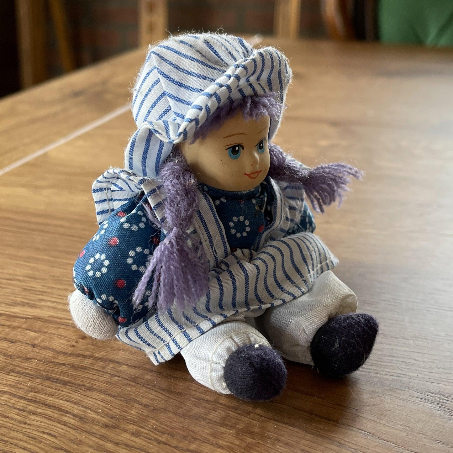 Poppetje met hoofdje van steen - The Collectionist