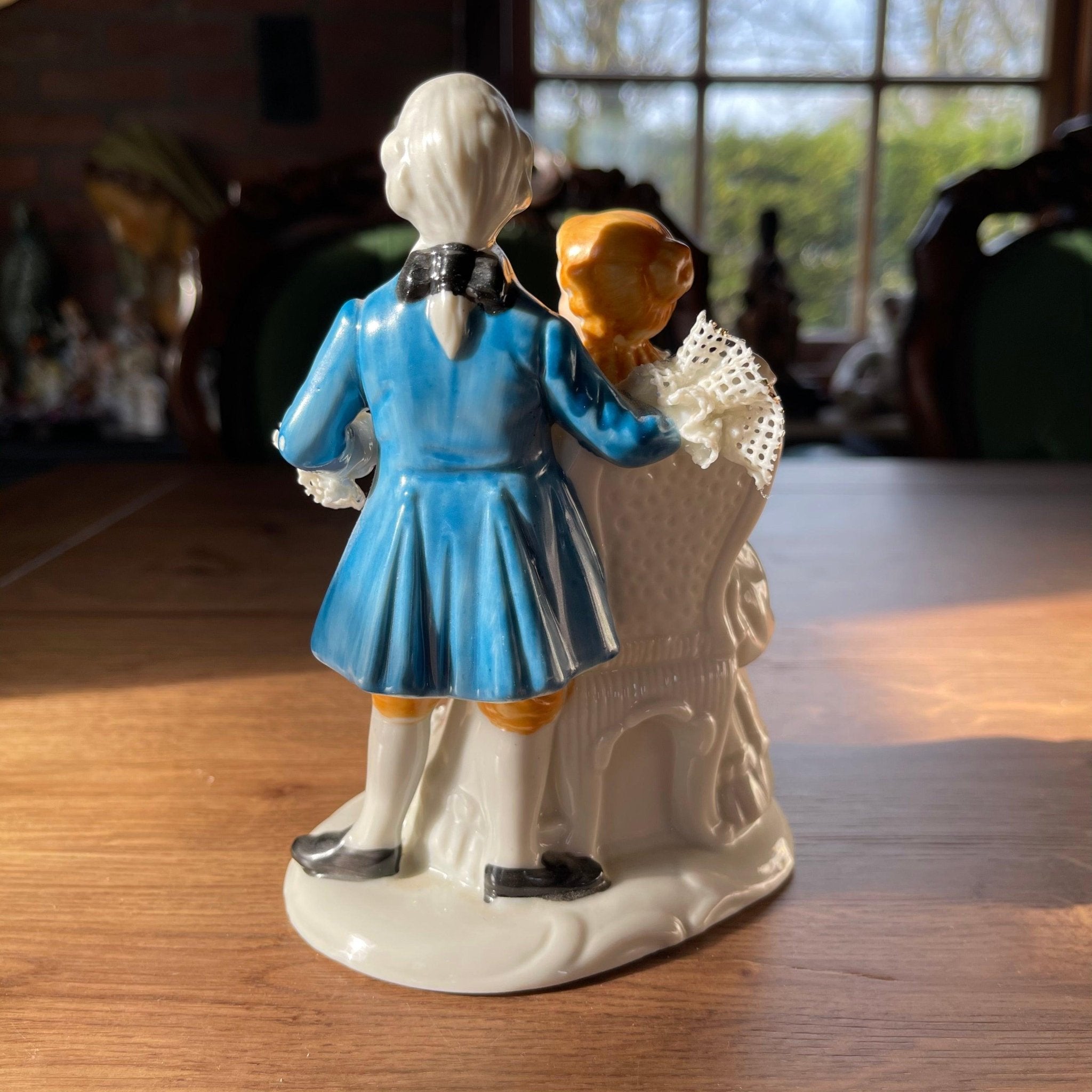 Porseleinen beeld - The Collectionist