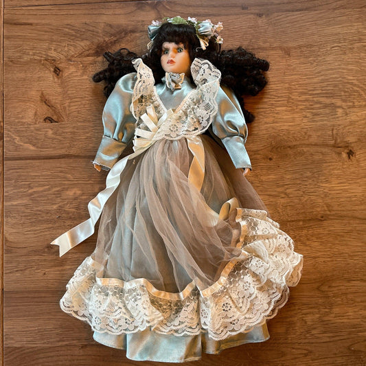 Porseleinen pop - Bamestra Curiosa