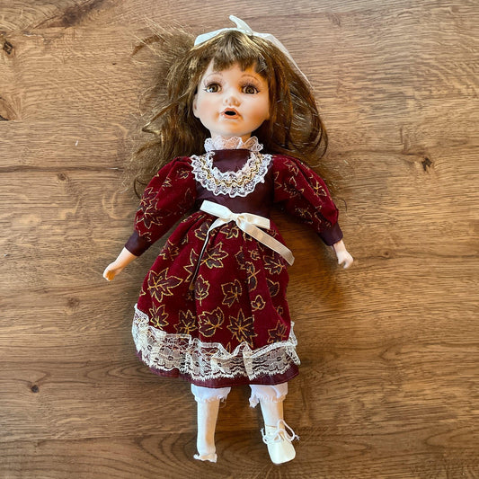 Porseleinen pop - Bamestra Curiosa