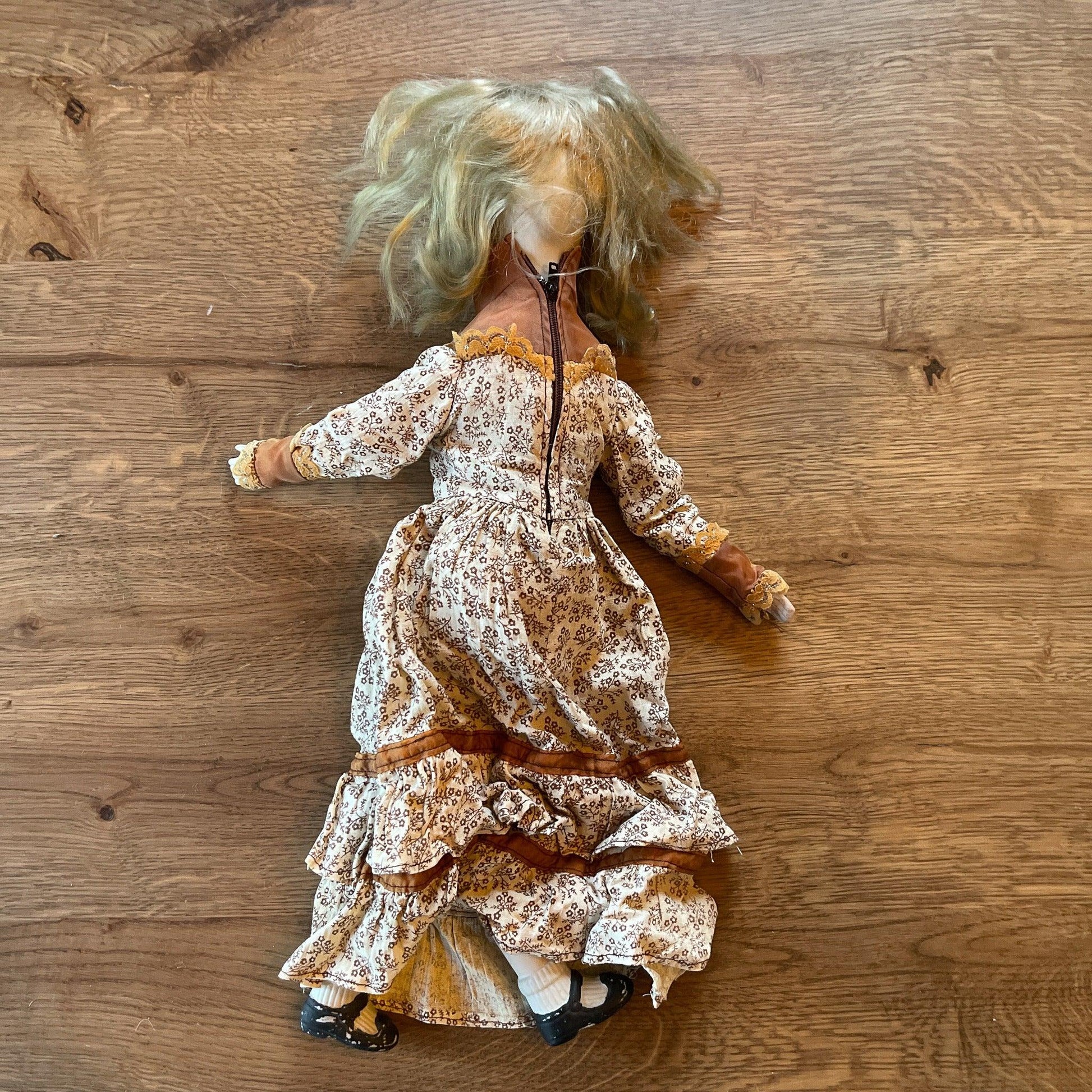 Porseleinen pop - Bamestra Curiosa