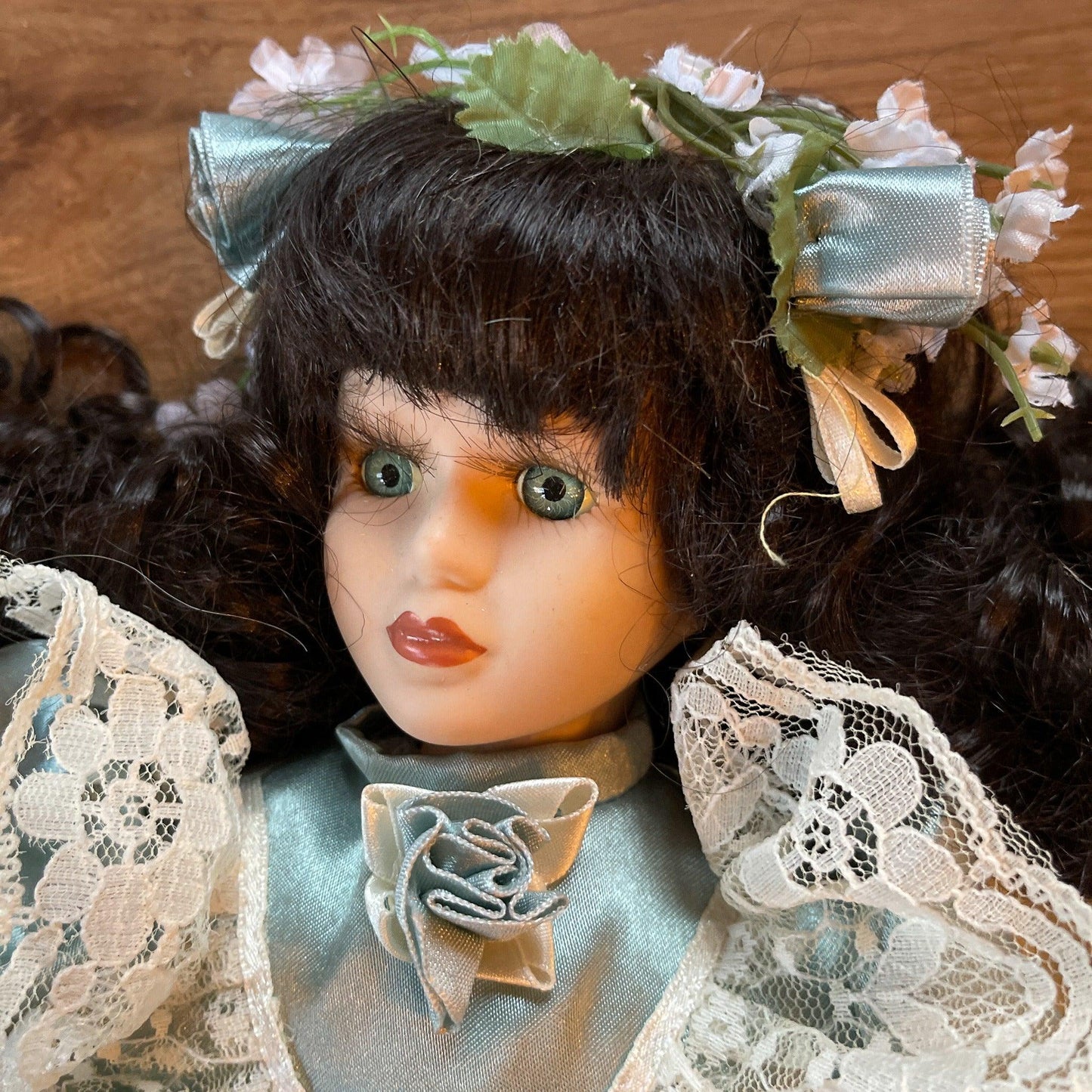 Porseleinen pop - Bamestra Curiosa