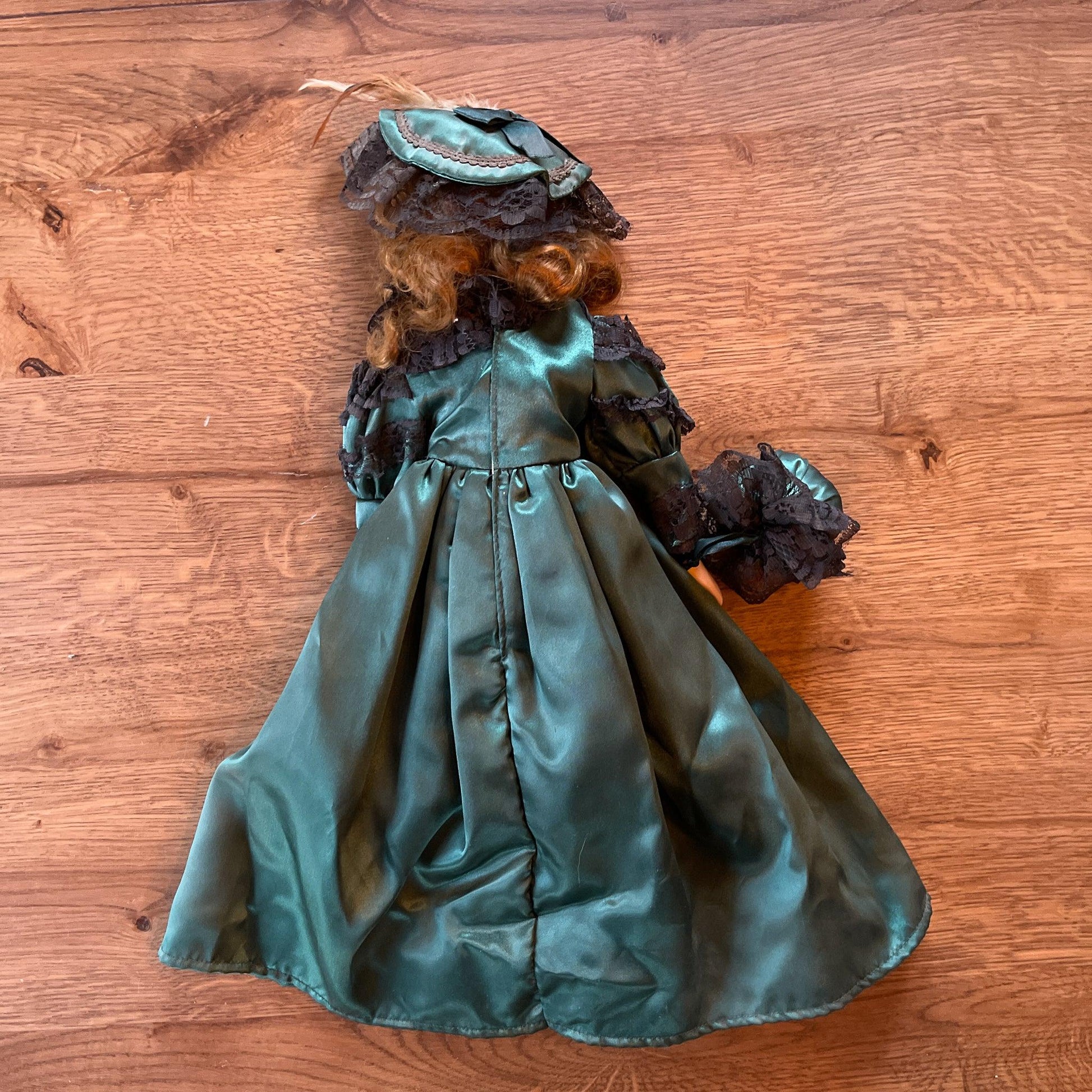 Porseleinen pop - Bamestra Curiosa