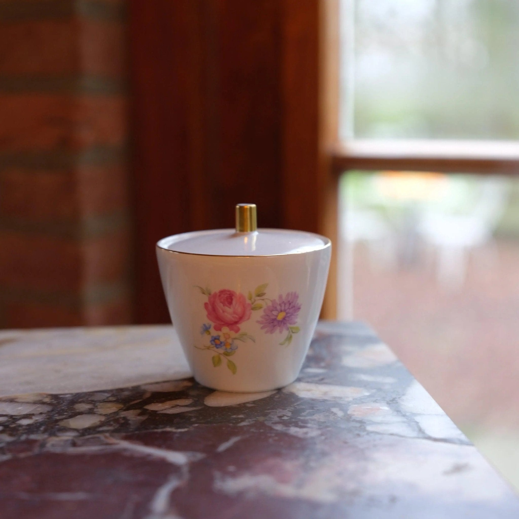 Porseleinen suikerpotje met bloemen - The Collectionist