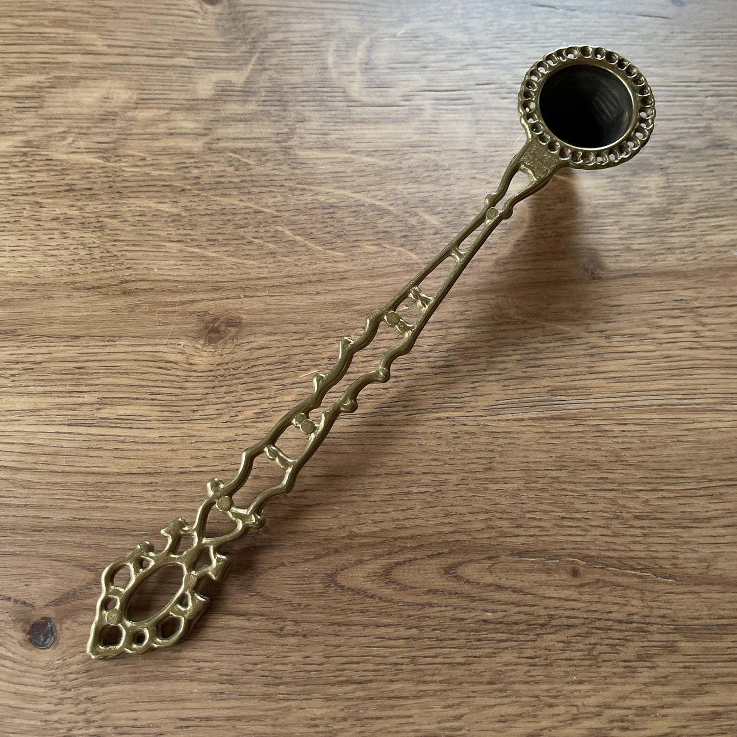 Prachtig bewerkte messing kaarsendover - Bamestra Curiosa