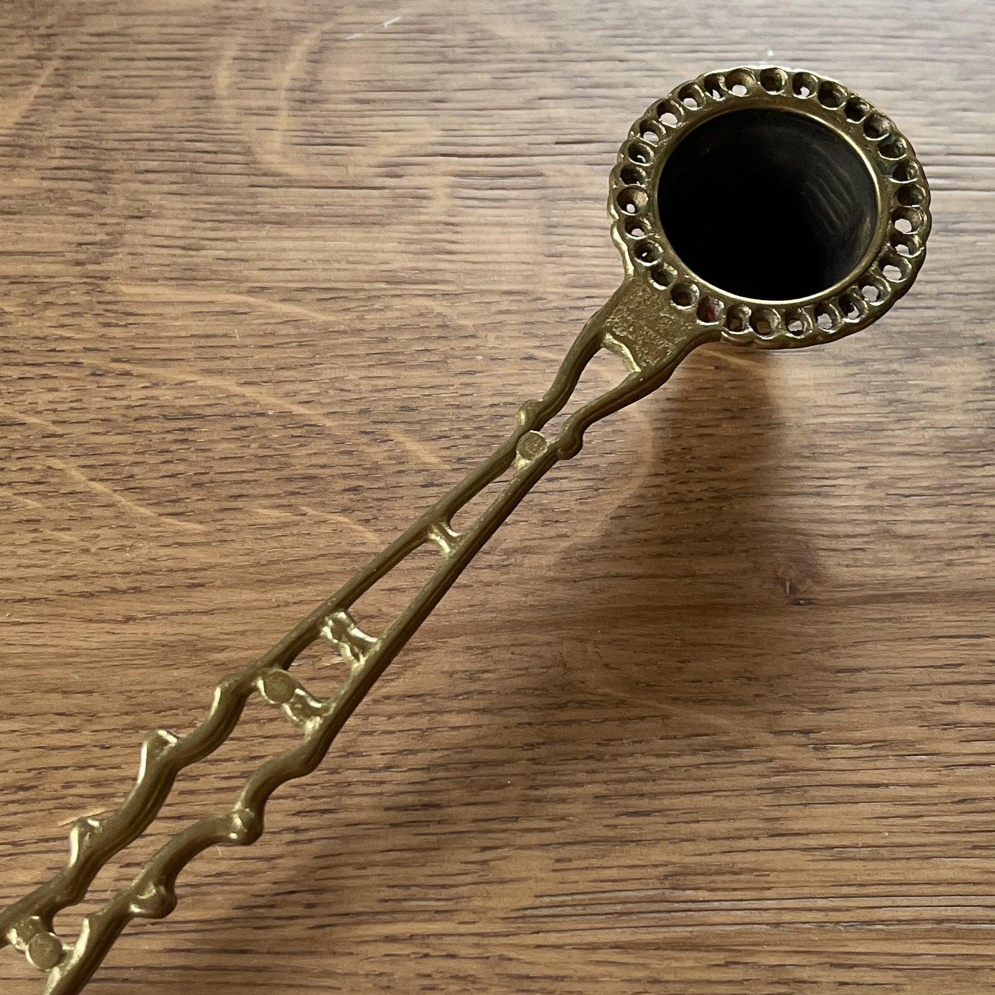 Prachtig bewerkte messing kaarsendover - Bamestra Curiosa