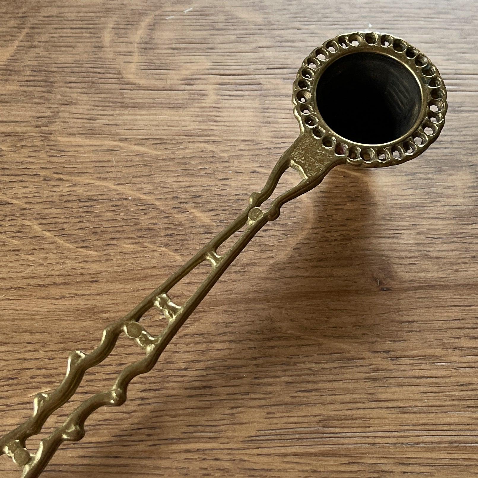 Prachtig bewerkte messing kaarsendover - Bamestra Curiosa