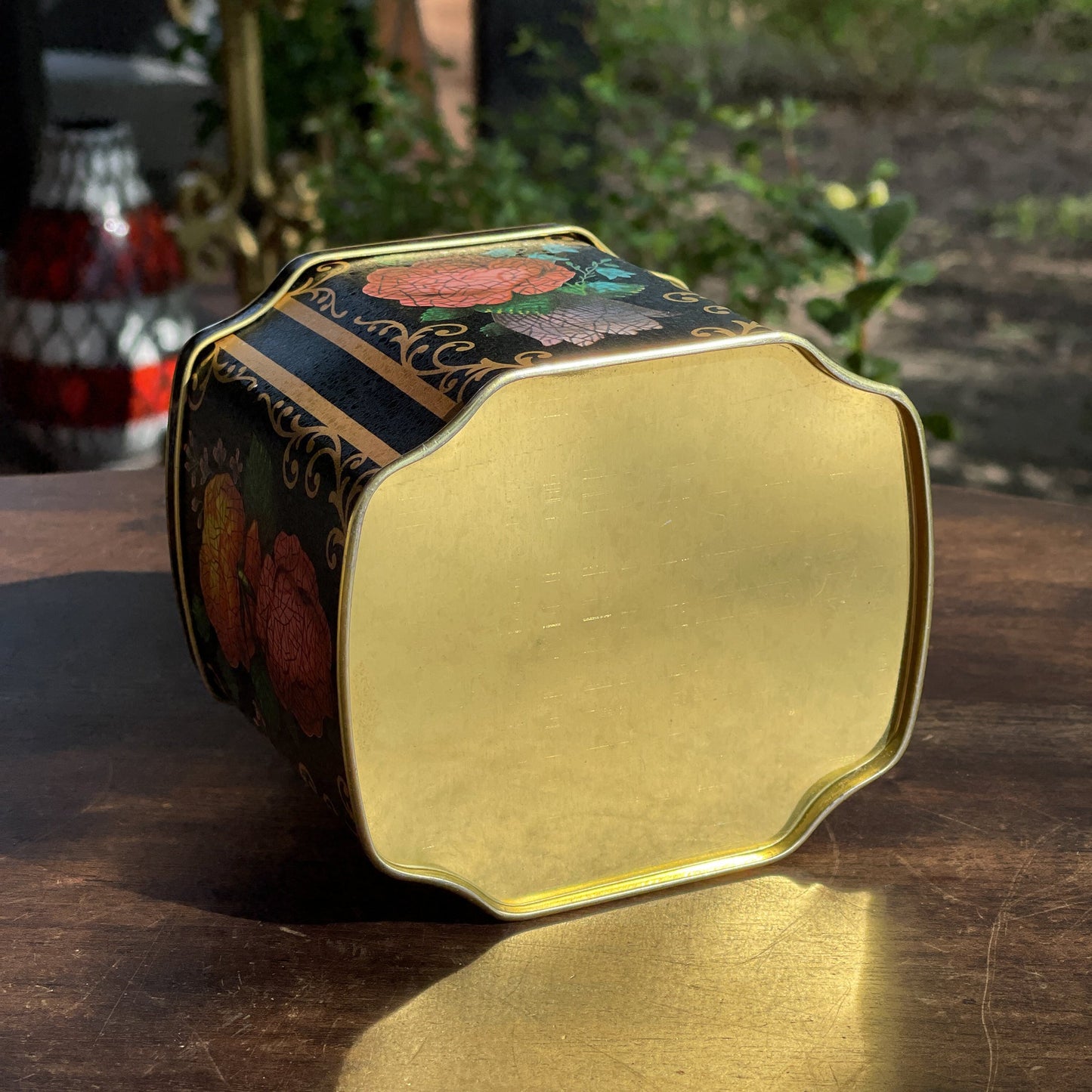 Prachtig Blik Met Bloemen Decor - The Collectionist