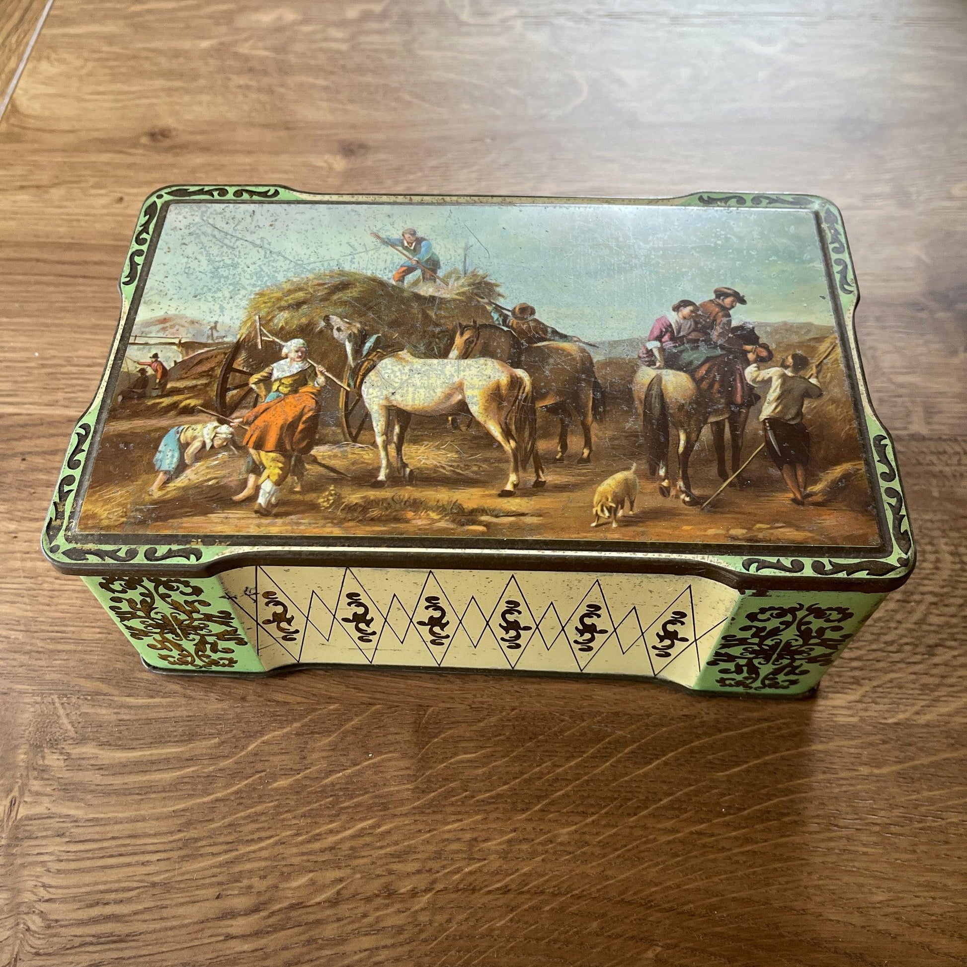 Prachtig gedecoreerd blik - Bamestra Curiosa