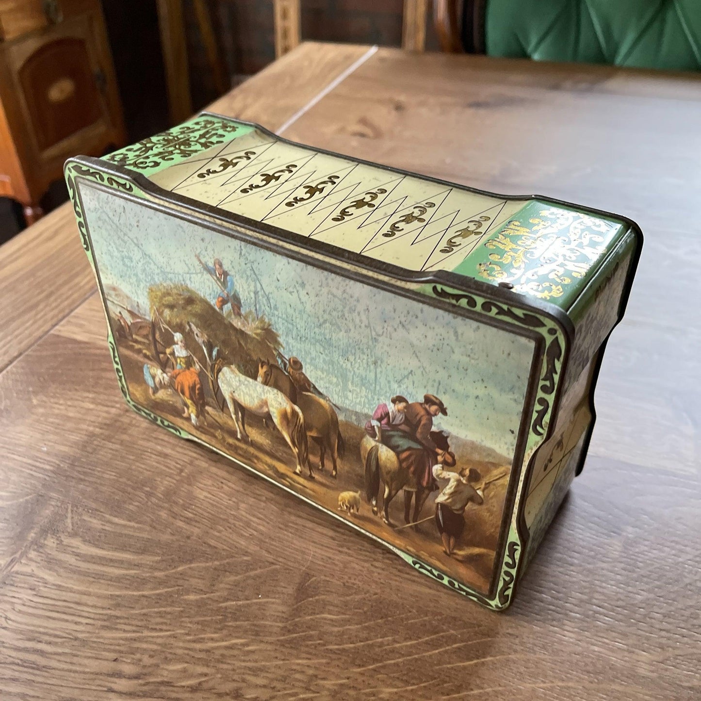 Prachtig gedecoreerd blik - Bamestra Curiosa