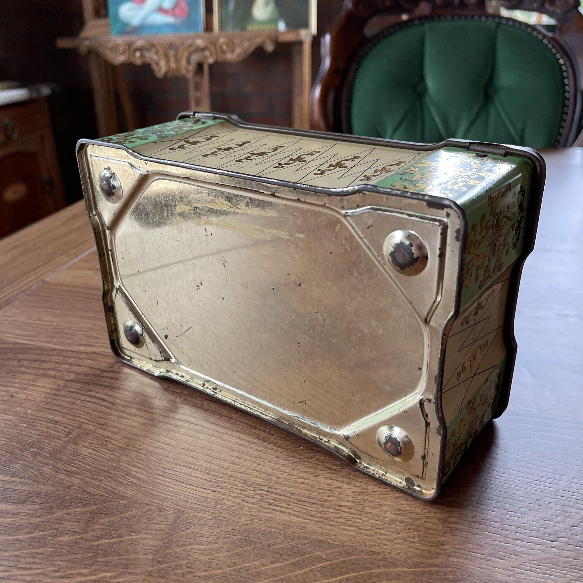 Prachtig gedecoreerd blik - Bamestra Curiosa