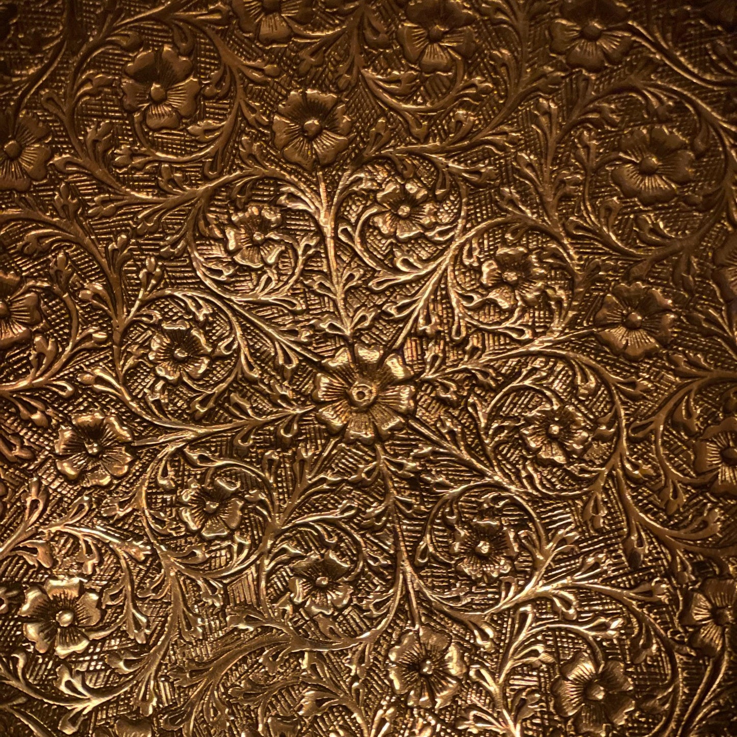 Prachtig gedetailleerde messing schaal - Bamestra Curiosa