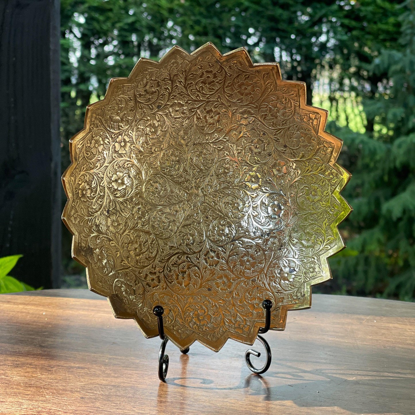 Prachtig gedetailleerde messing schaal - Bamestra Curiosa