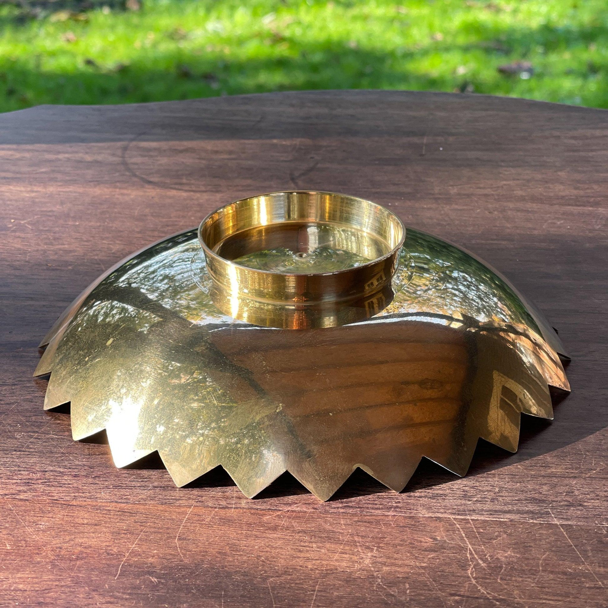 Prachtig gedetailleerde messing schaal - Bamestra Curiosa