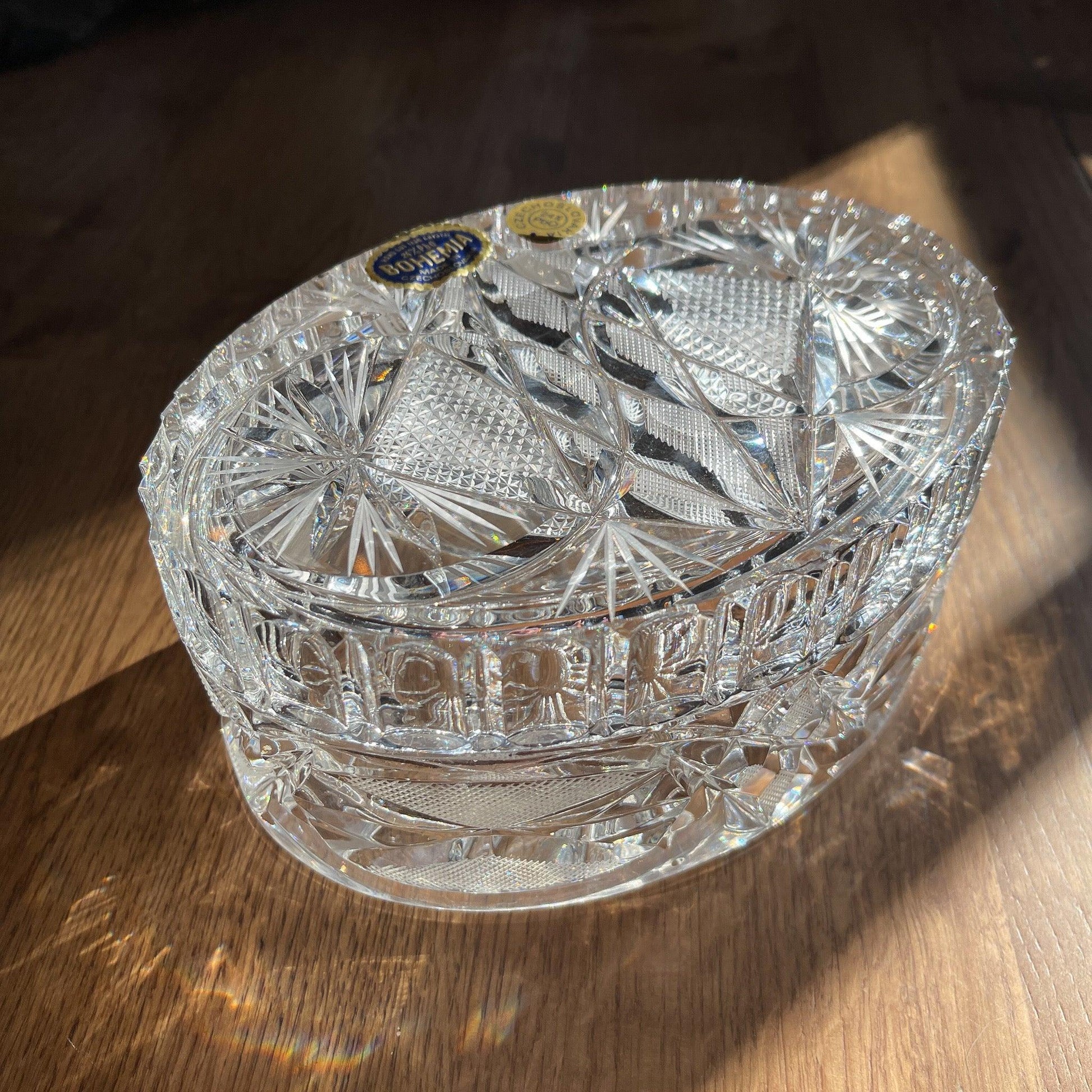 Prachtige Bonbon schaal van Bohemia kristal (1950) - Bamestra Curiosa