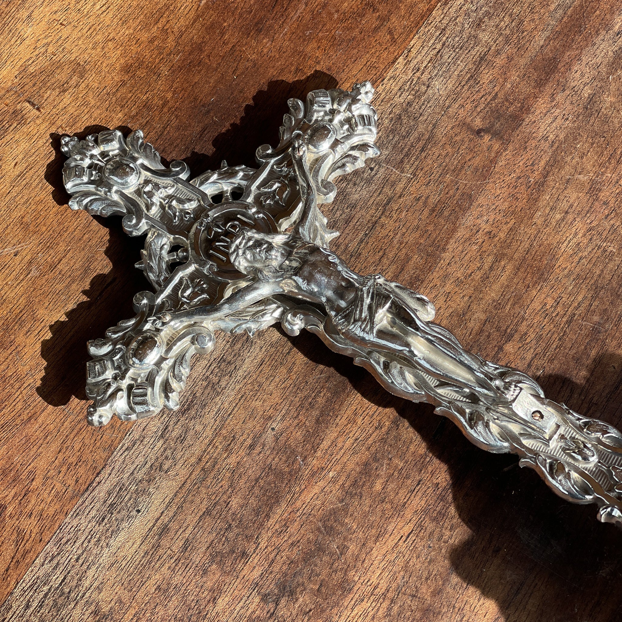 Prachtige metalen crucifix - The Collectionist