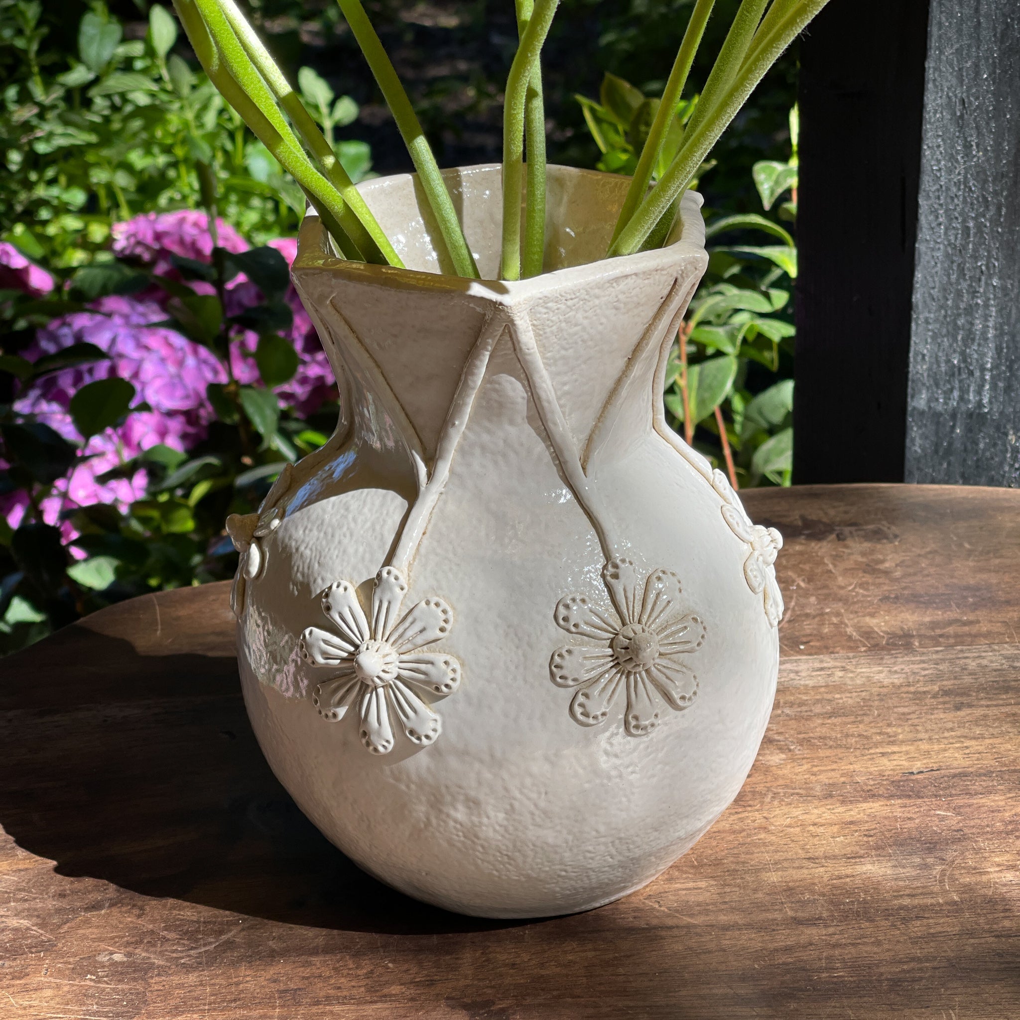 Prachtige Vaas Gemaakt Door Mieke Drenth Ceramiek - The Collectionist